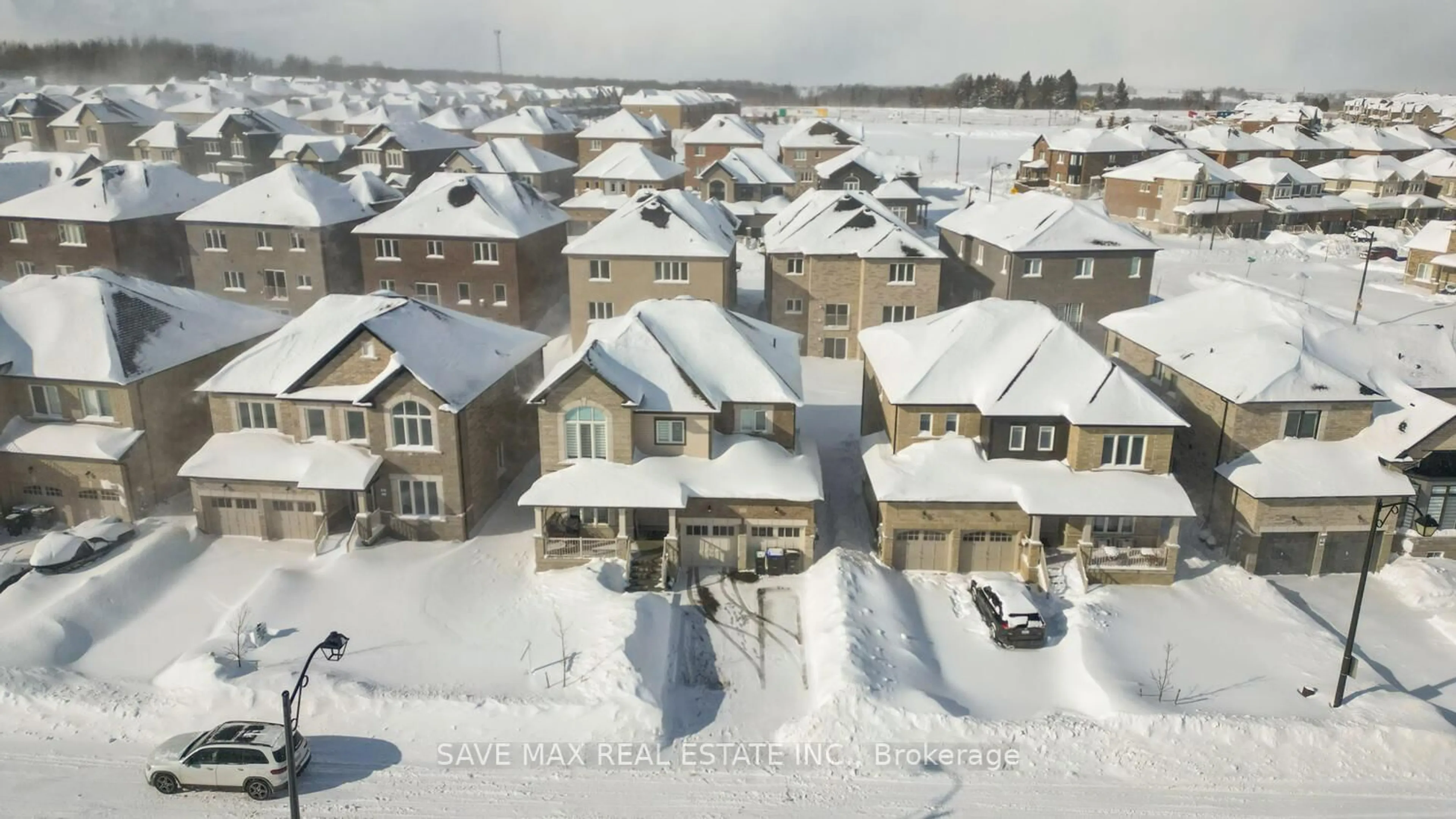 A pic from outside/outdoor area/front of a property/back of a property/a pic from drone, street for 1593 Stovell Cres, Innisfil Ontario L0L 1W0