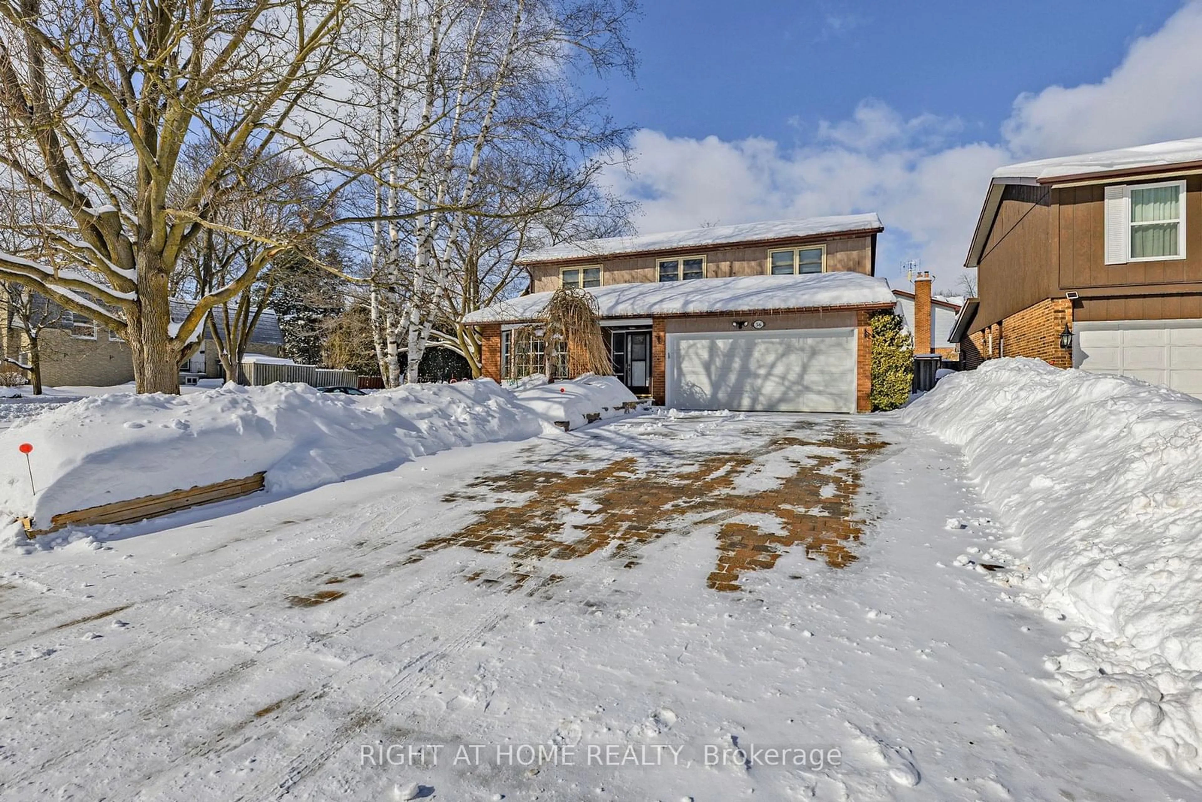 A pic from outside/outdoor area/front of a property/back of a property/a pic from drone, street for 56 Carlton Rd, Markham Ontario L3R 1Z6