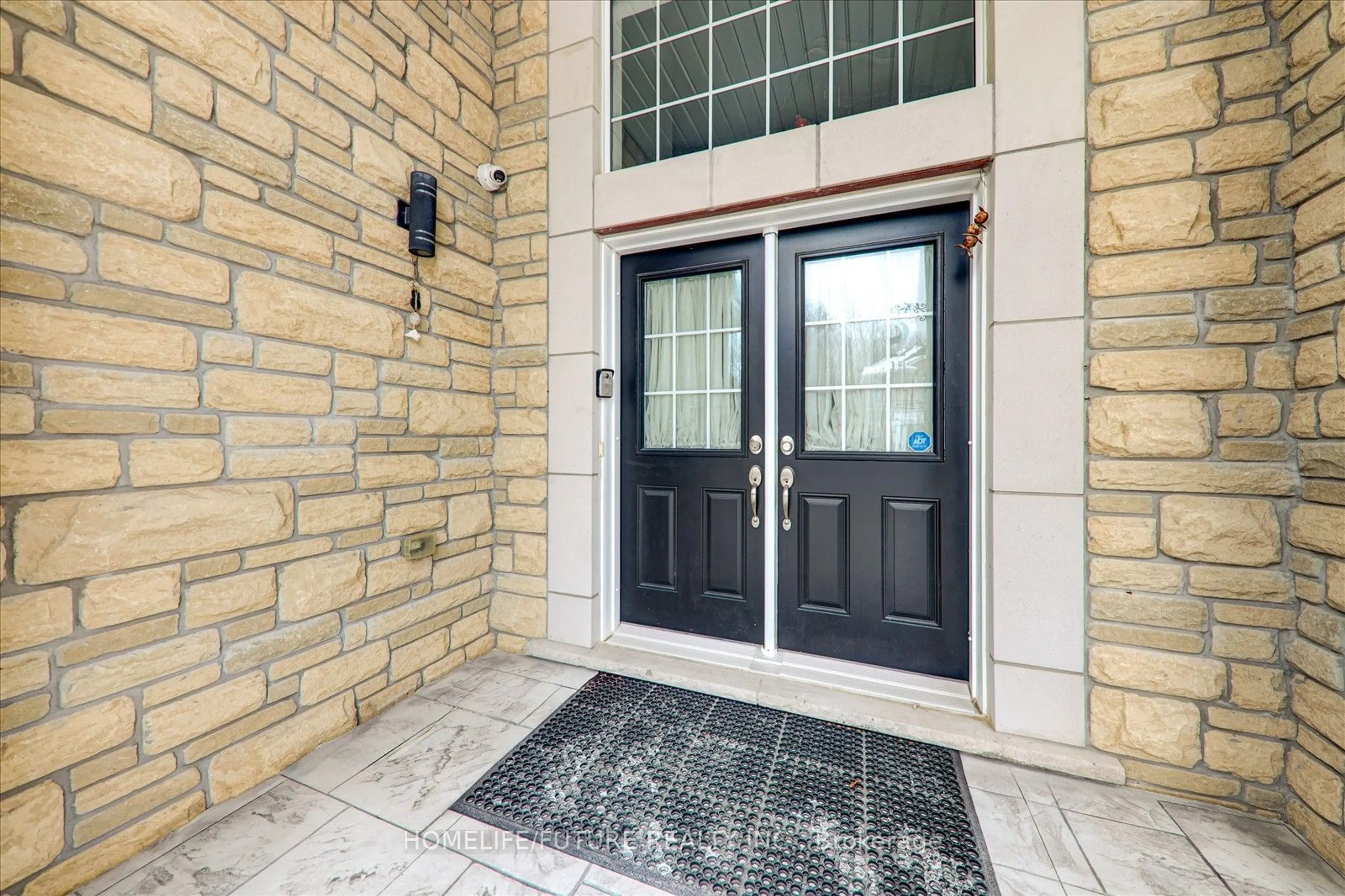 Indoor entryway for 12 Castle Rock Crt, Markham Ontario L3S 0C8