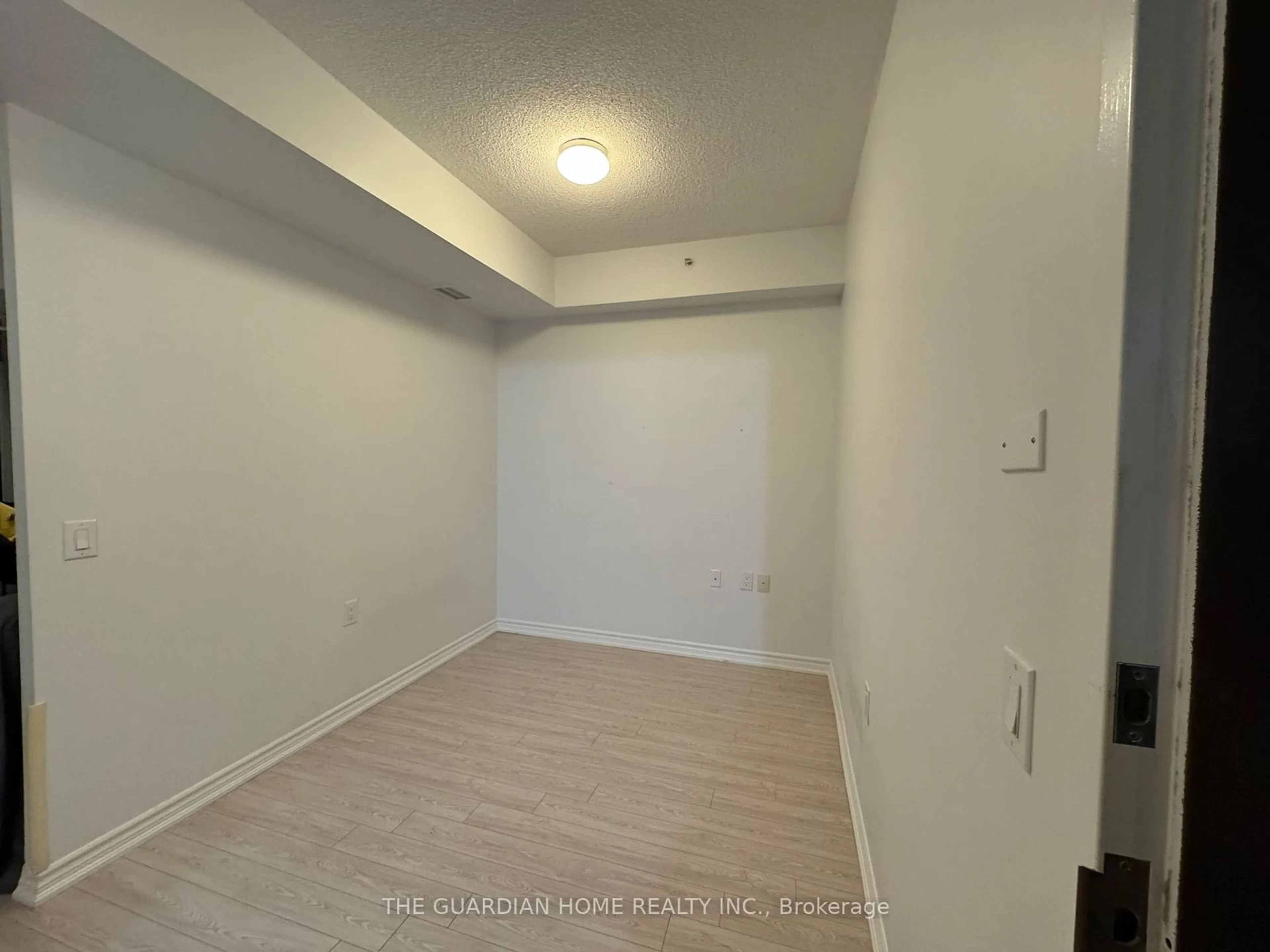 A pic of a room for 8323 Kennedy Rd #528, Markham Ontario L3R 5W7