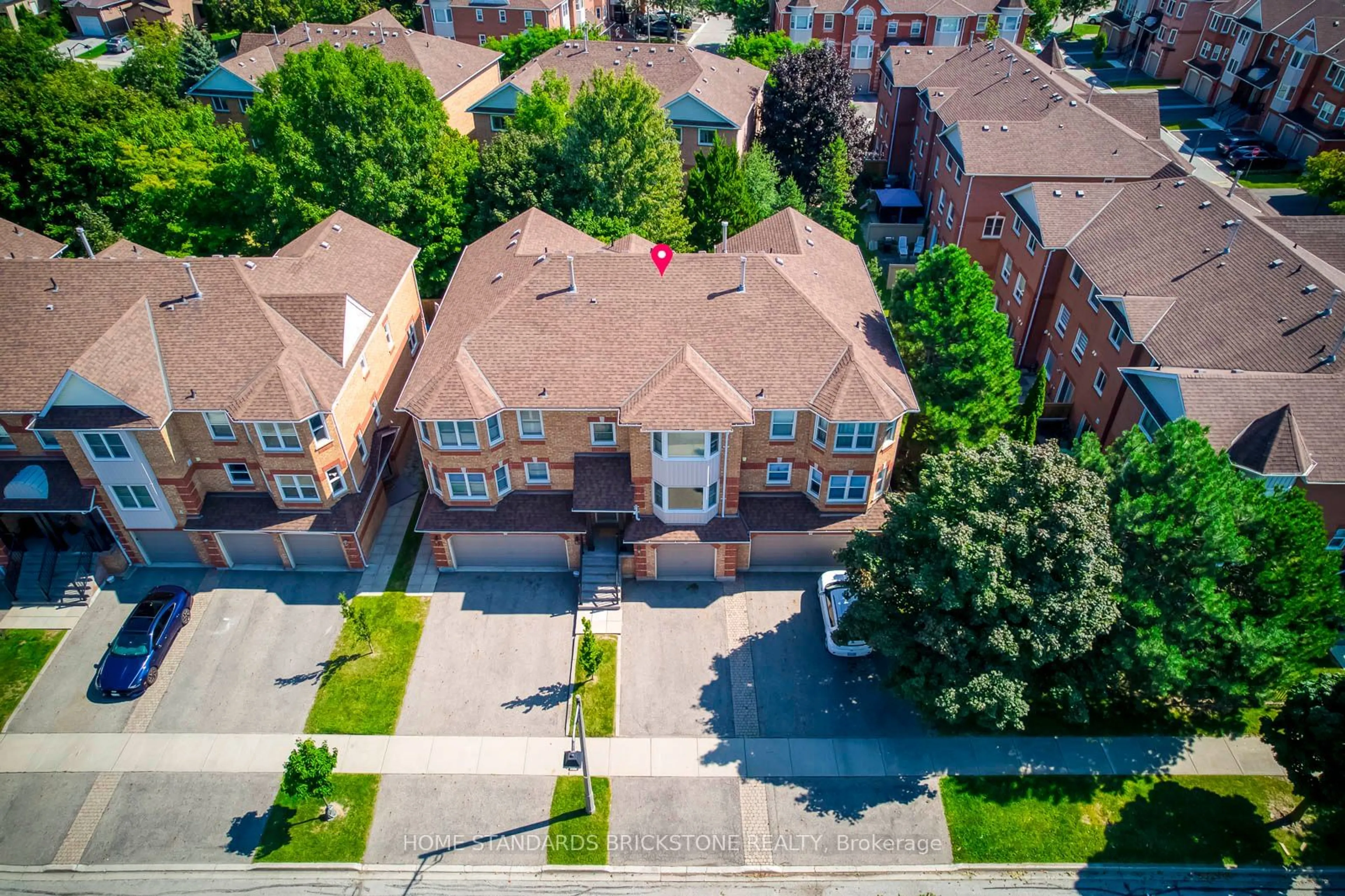 A pic from outside/outdoor area/front of a property/back of a property/a pic from drone, city buildings view from balcony for 17 Edenbridge Dr, Vaughan Ontario L4J 8C3