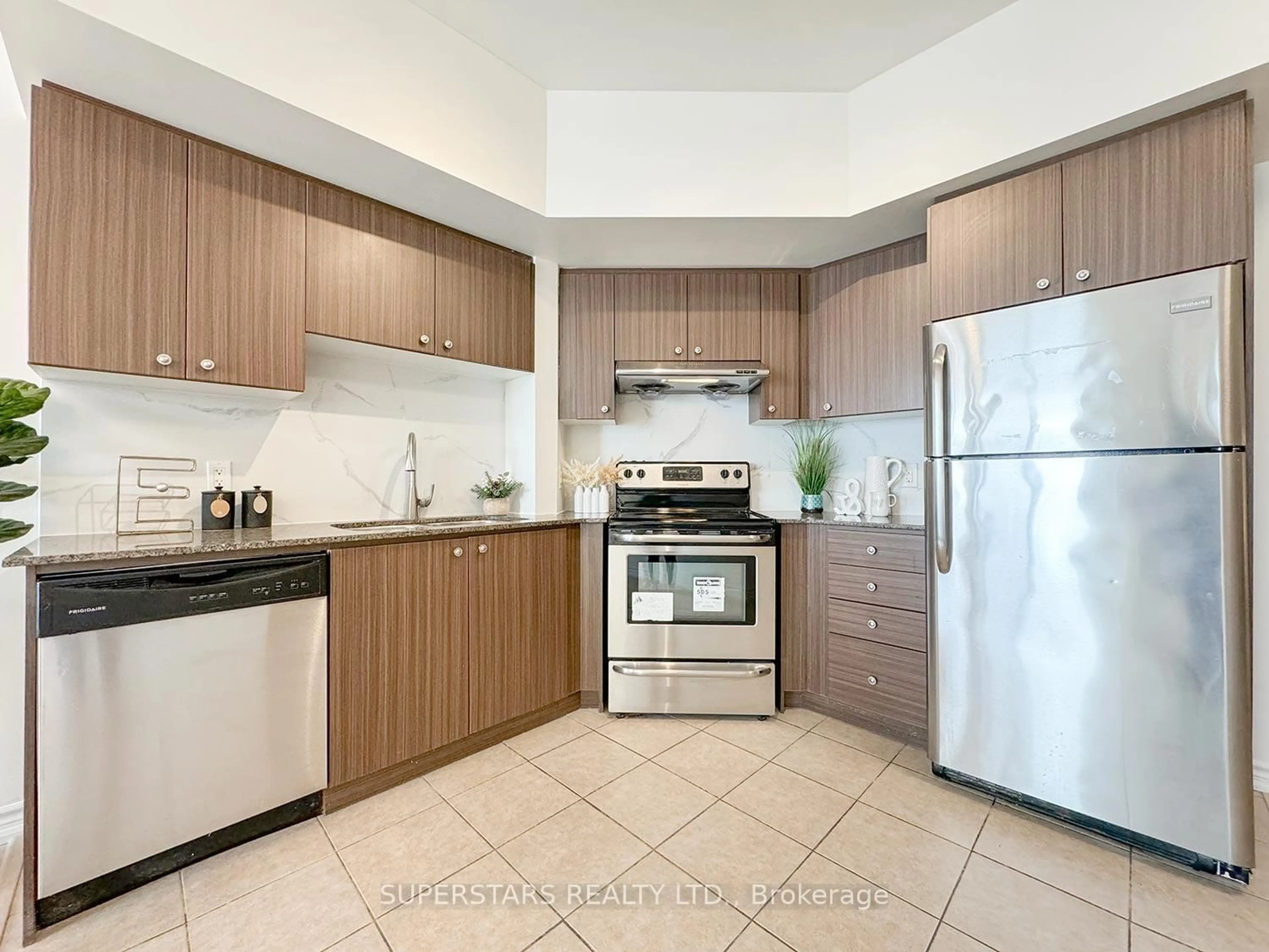 Standard kitchen, ceramic/tile floor for 8323 Kennedy Rd #316, Markham Ontario L3R 5W7