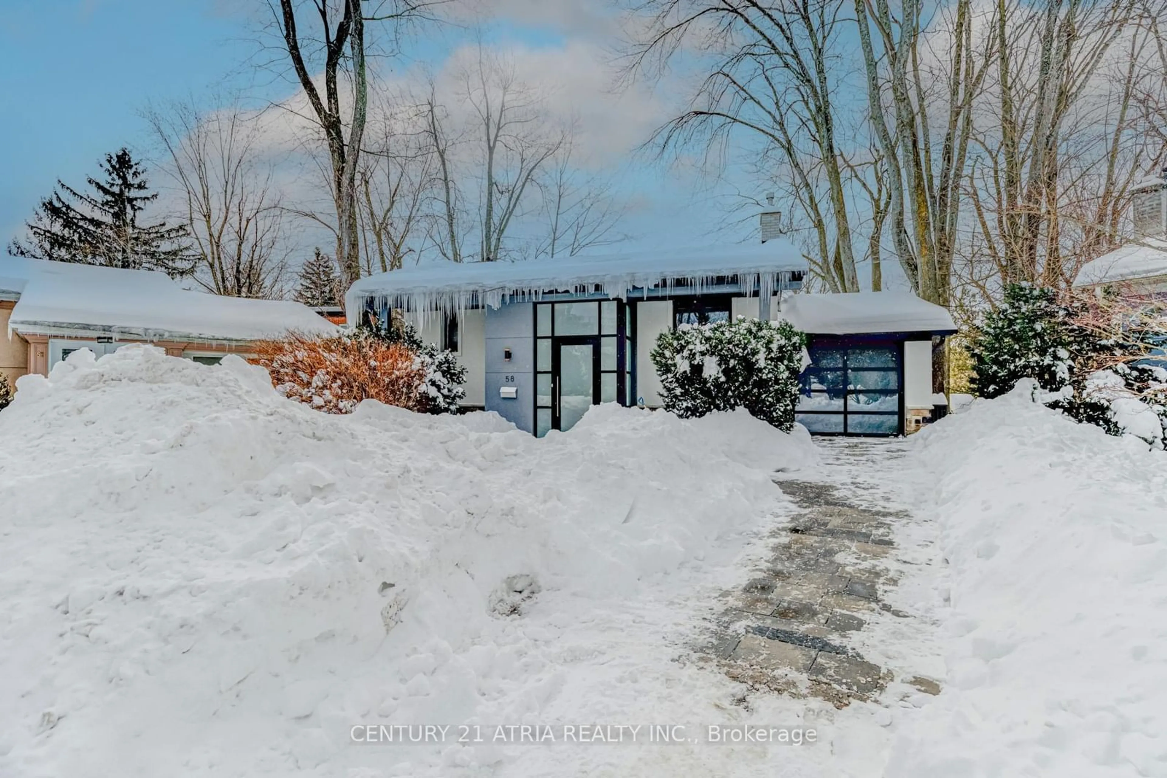 Shed for 58 Lawnwood Crt, Richmond Hill Ontario L4C 4T2