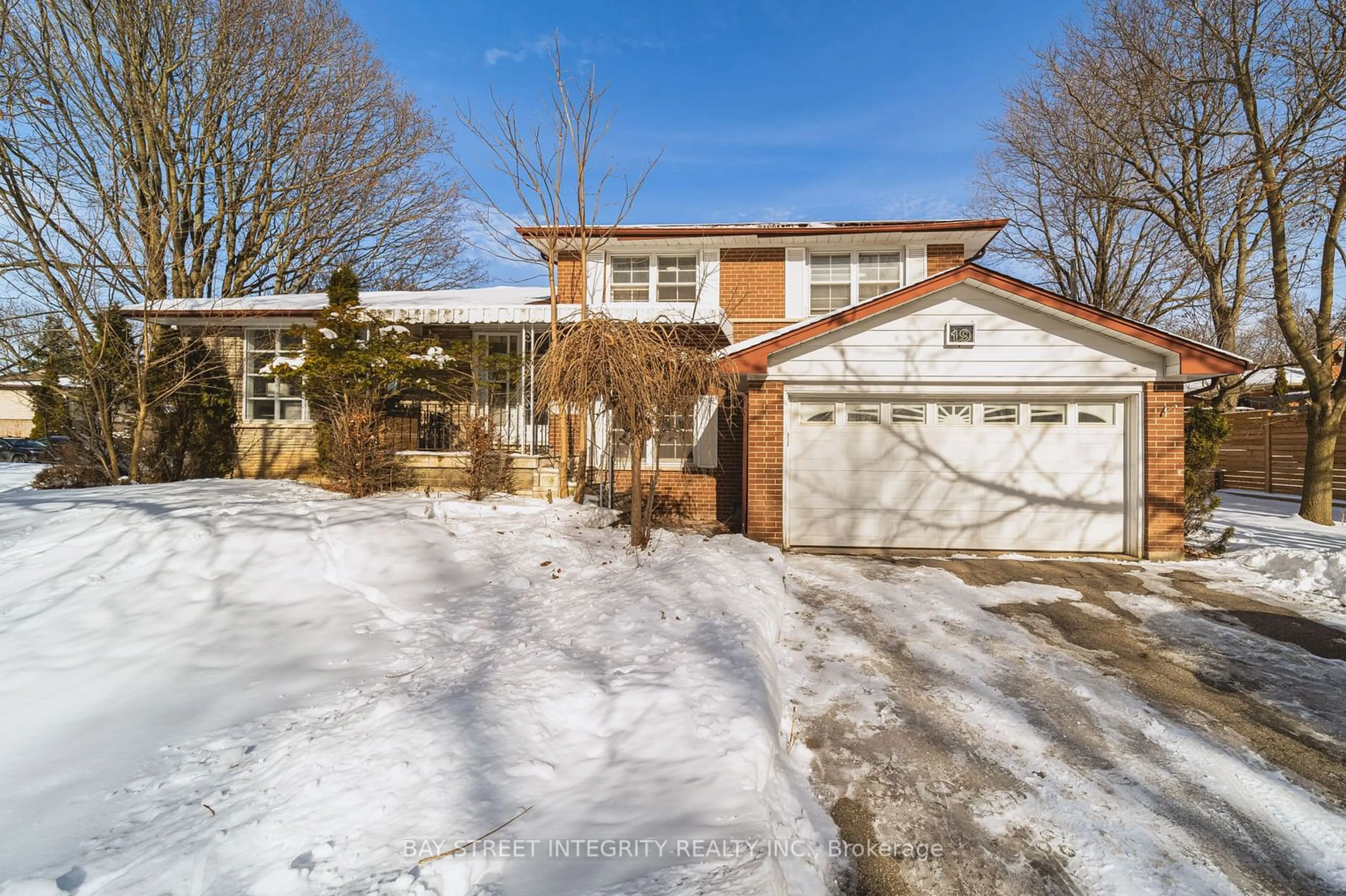 Home with brick exterior material, street for 19 Valleycrest Ave, Markham Ontario L3P 1H6