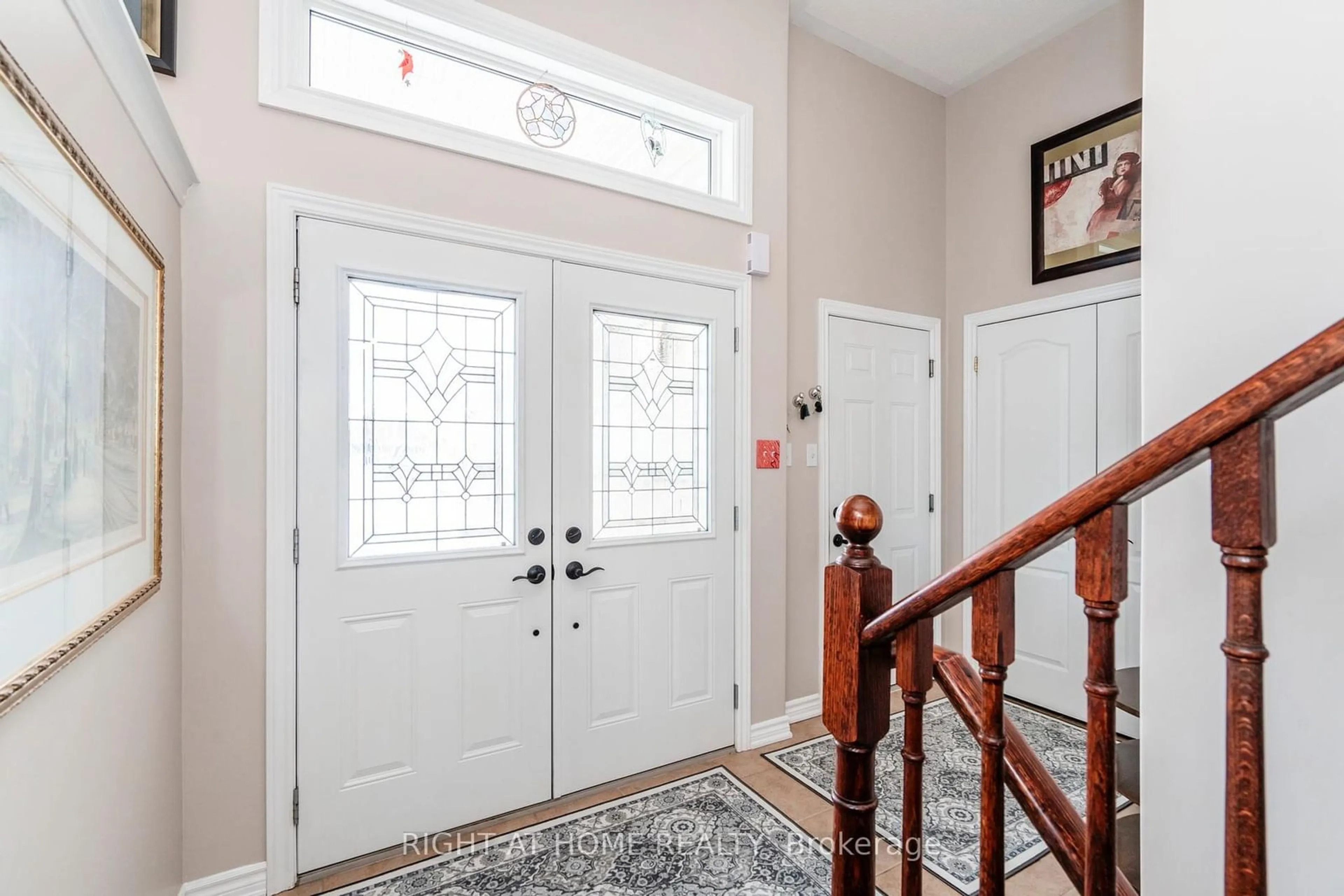 Indoor entryway for 77 Armeda Clow Cres, Essa Ontario L3W 0H6