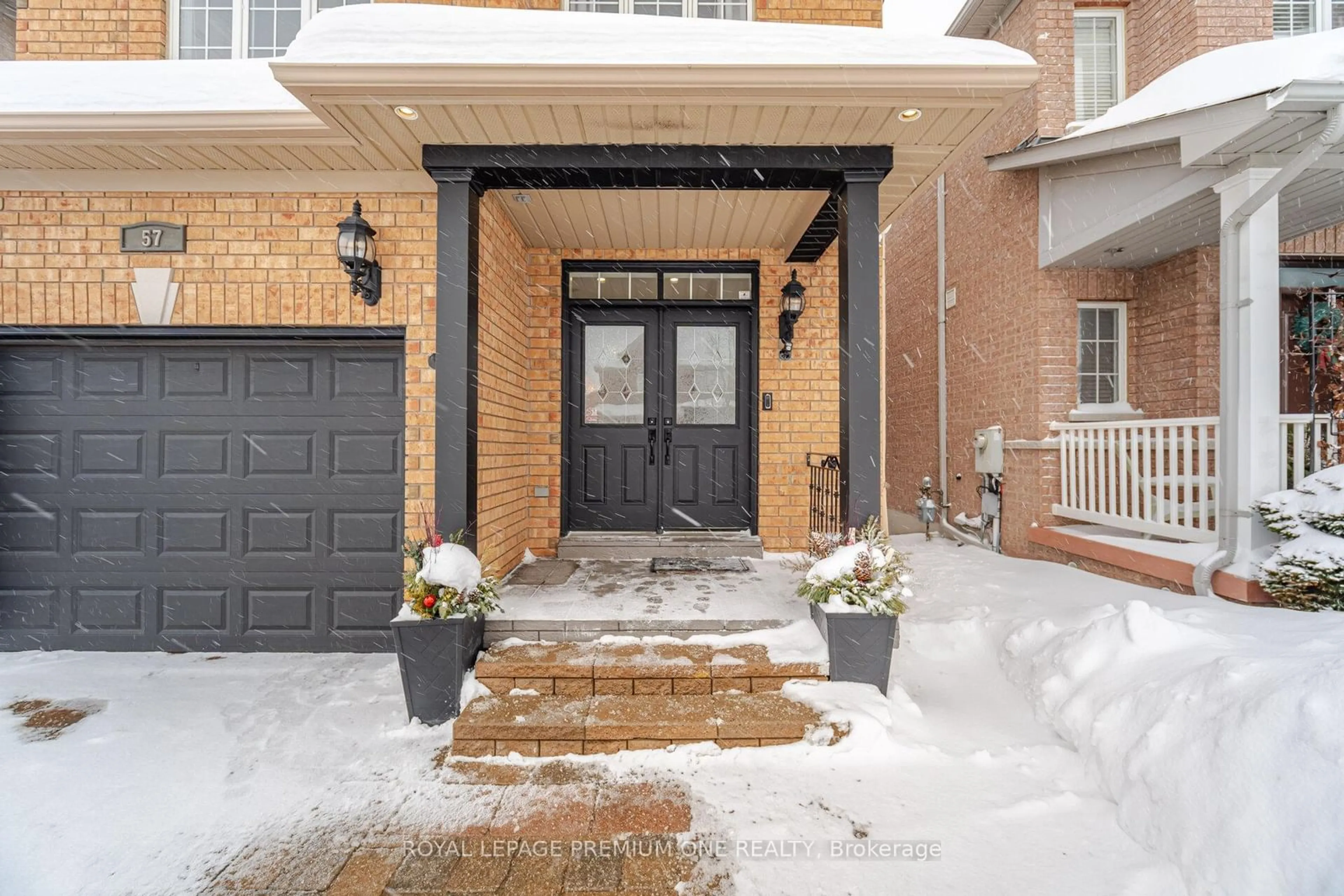 Indoor entryway for 57 Cherry Bush Rd, Vaughan Ontario L6A 0R8