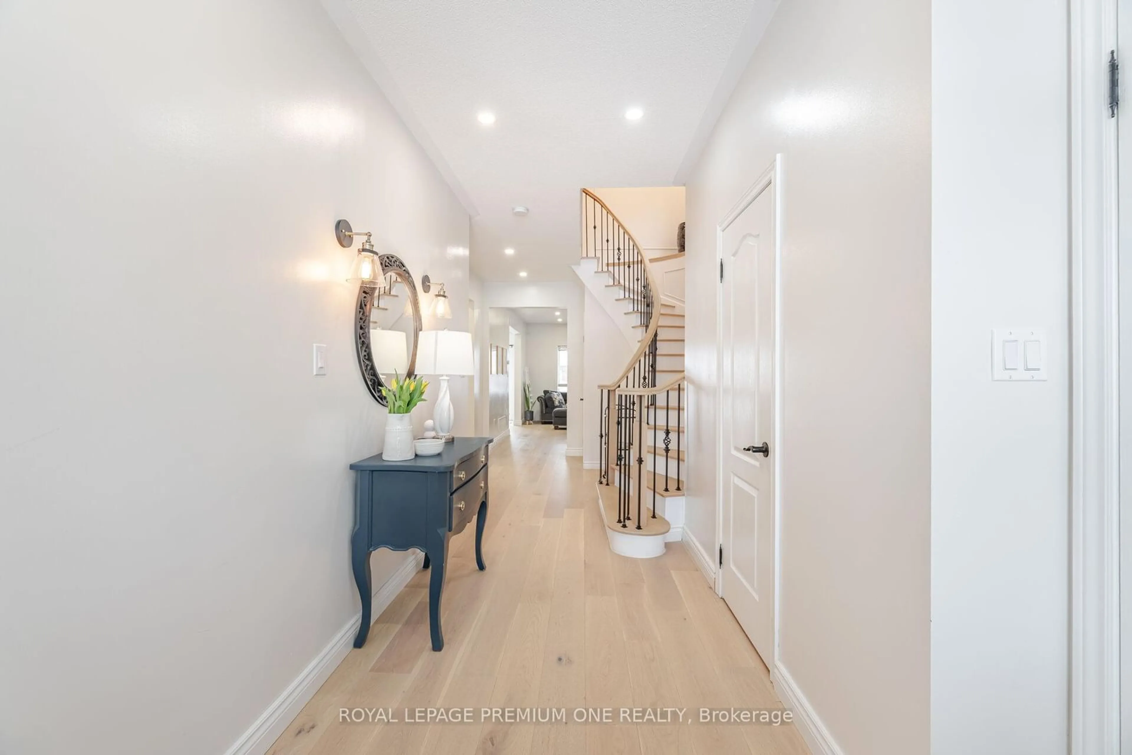 Indoor entryway for 57 Cherry Bush Rd, Vaughan Ontario L6A 0R8