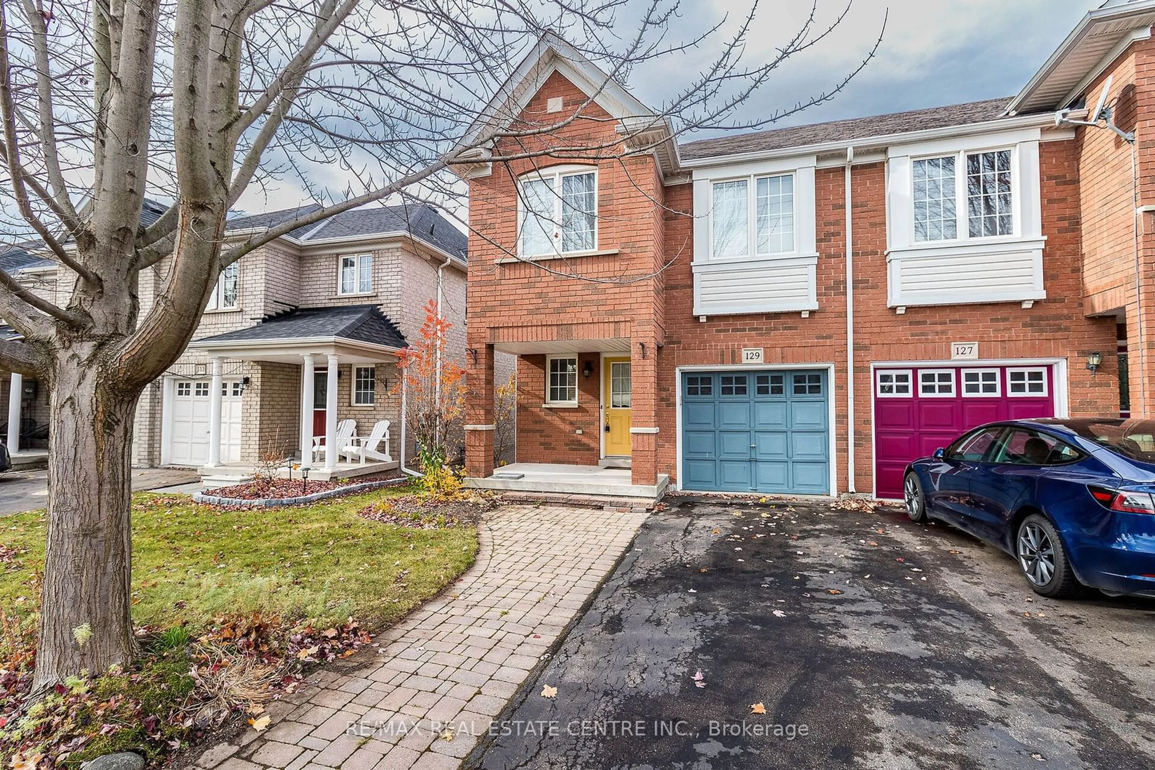 Home with brick exterior material, street for 129 Hartford Cres, Newmarket Ontario L3X 2Z4