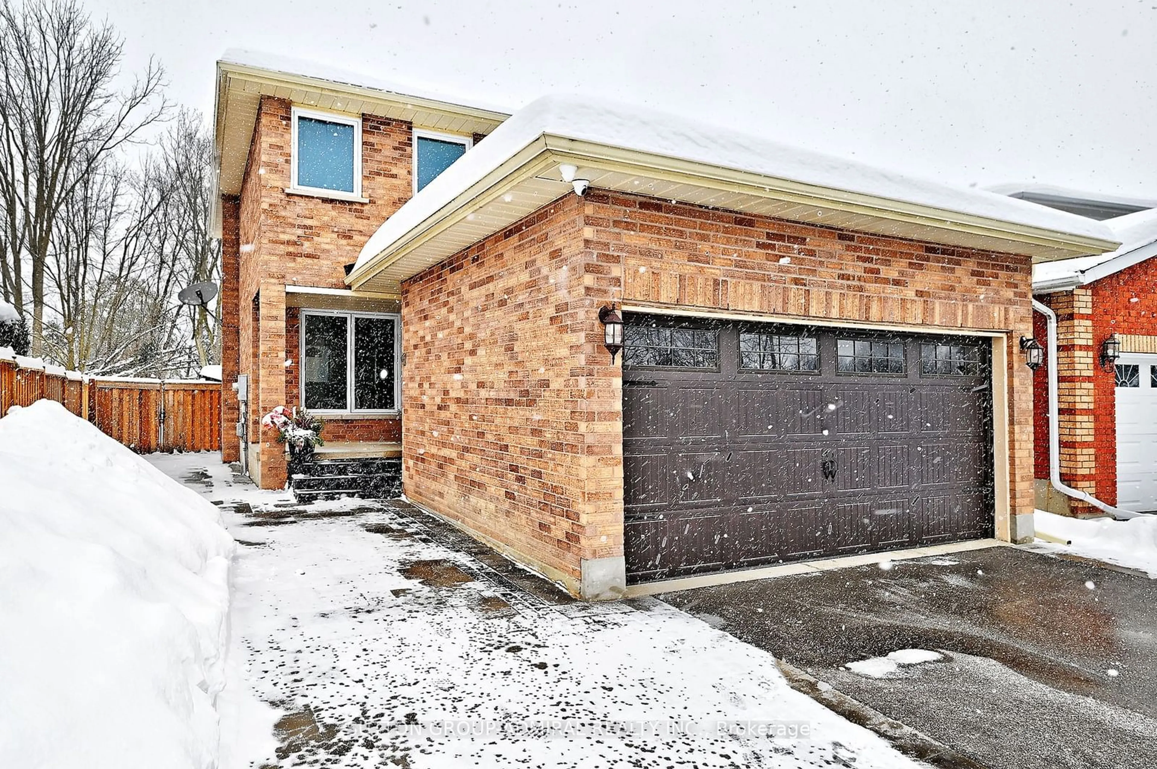 Home with brick exterior material, street for 100 Kerr Blvd, New Tecumseth Ontario L9R 1C6