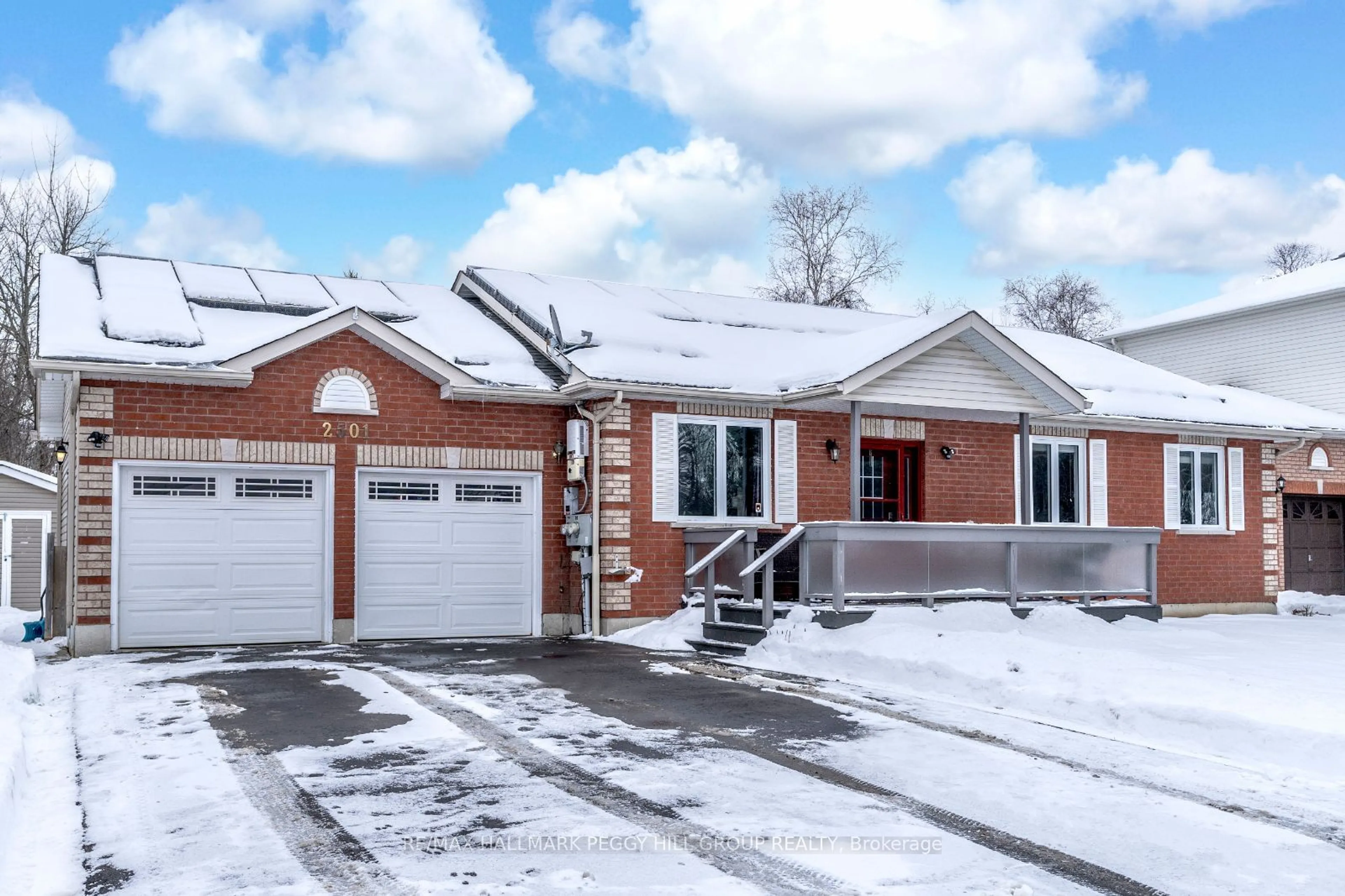 Home with brick exterior material, street for 2501 Holiday Way, Innisfil Ontario L9S 2H4