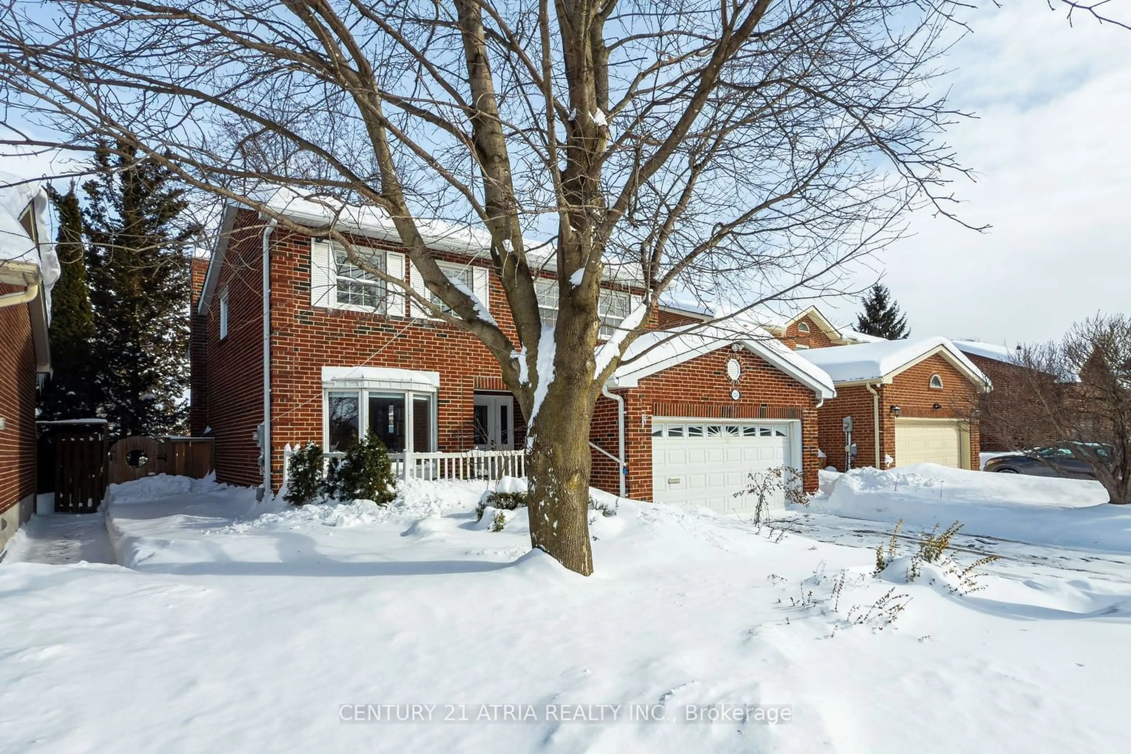 Home with brick exterior material, street for 124 Kingston Rd, Newmarket Ontario L3Y 5W7