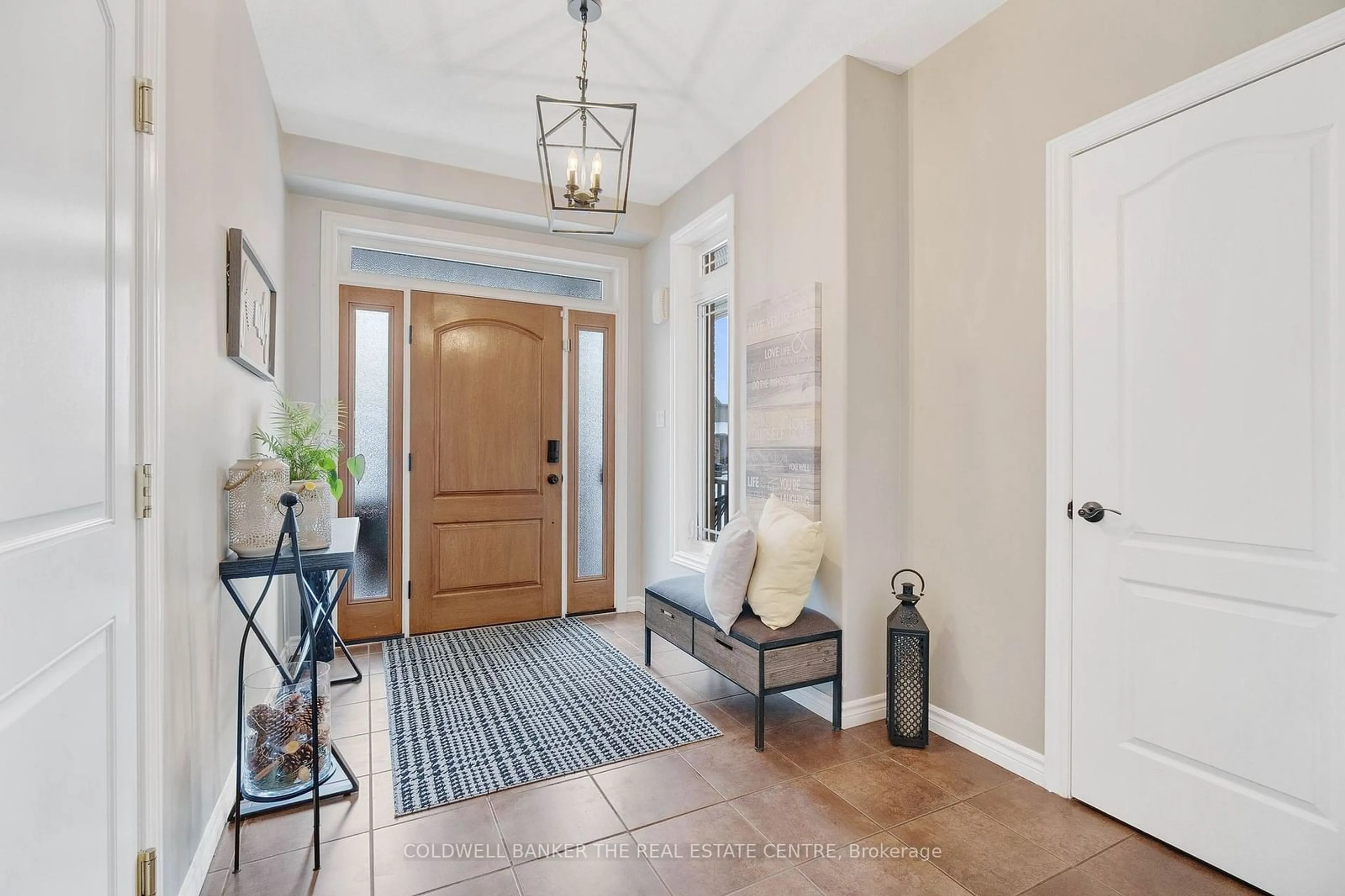 Indoor entryway for 58 Stevenson St, Essa Ontario L3W 0P4