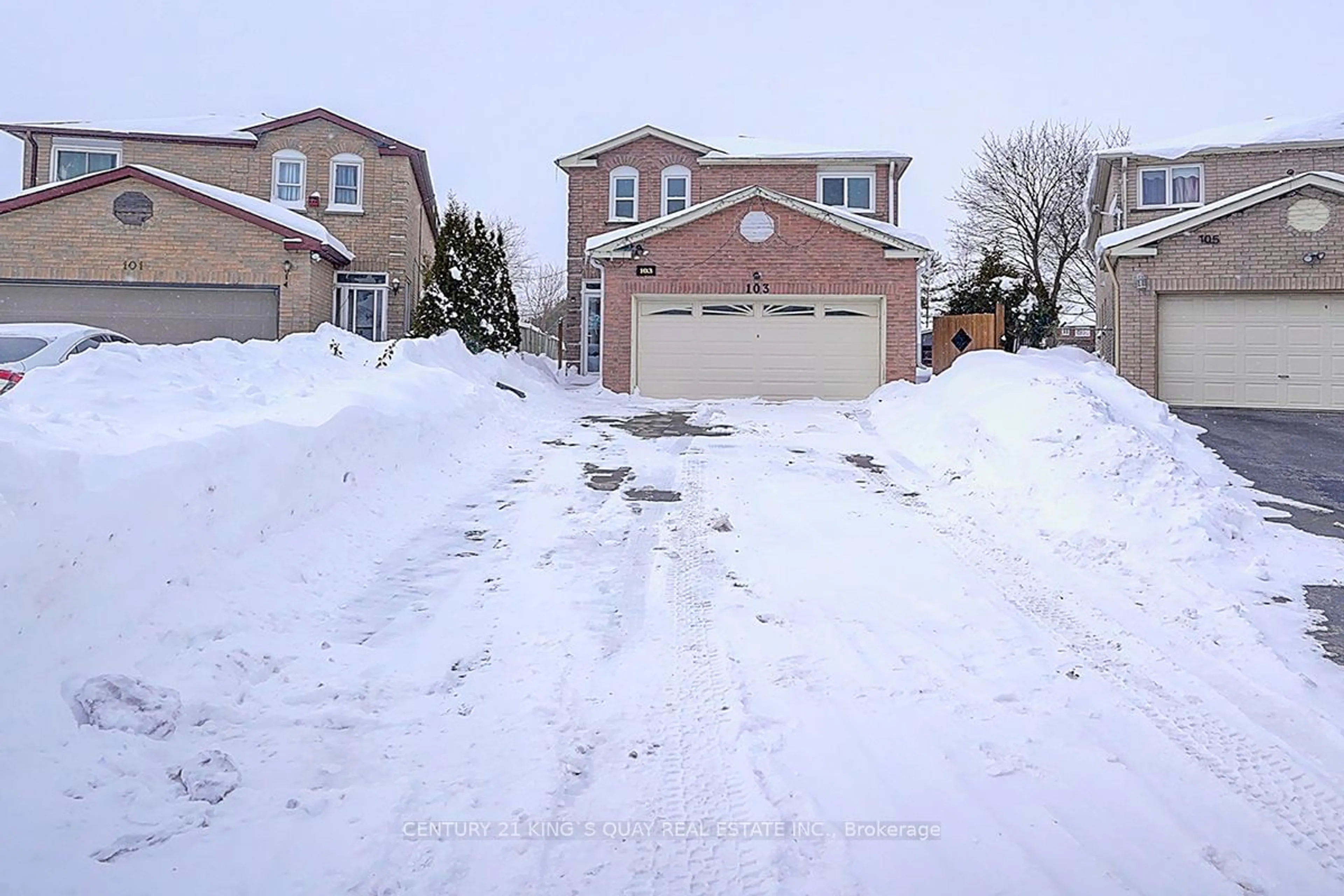 A pic from outside/outdoor area/front of a property/back of a property/a pic from drone, street for 103 Stirling Cres, Markham Ontario L3R 7J9