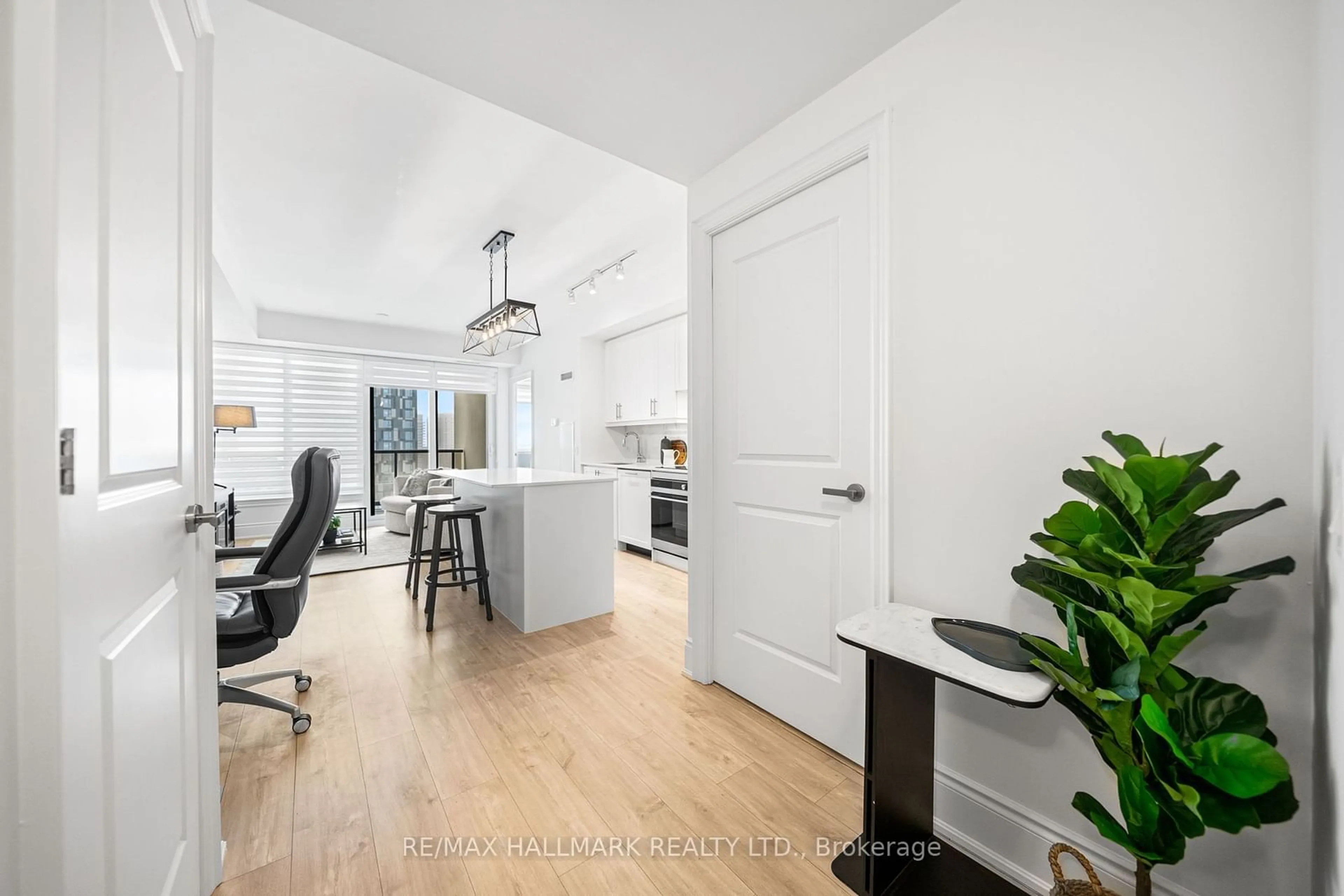 Open concept kitchen, unknown for 9075 Jane St #902, Vaughan Ontario L4K 0L7