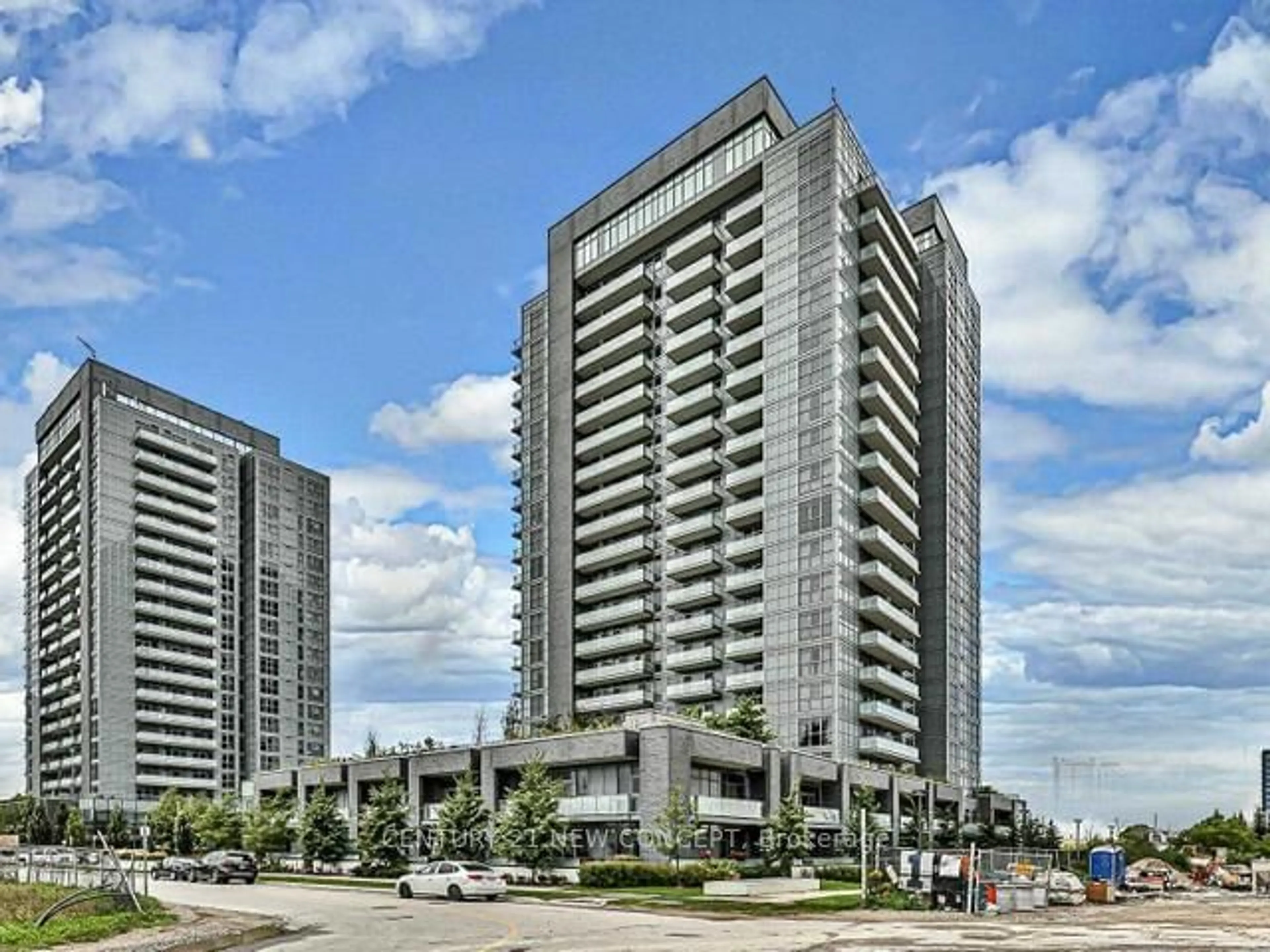 Indoor foyer for 65 Oneida Cres #Ph10, Richmond Hill Ontario L4B 4T9