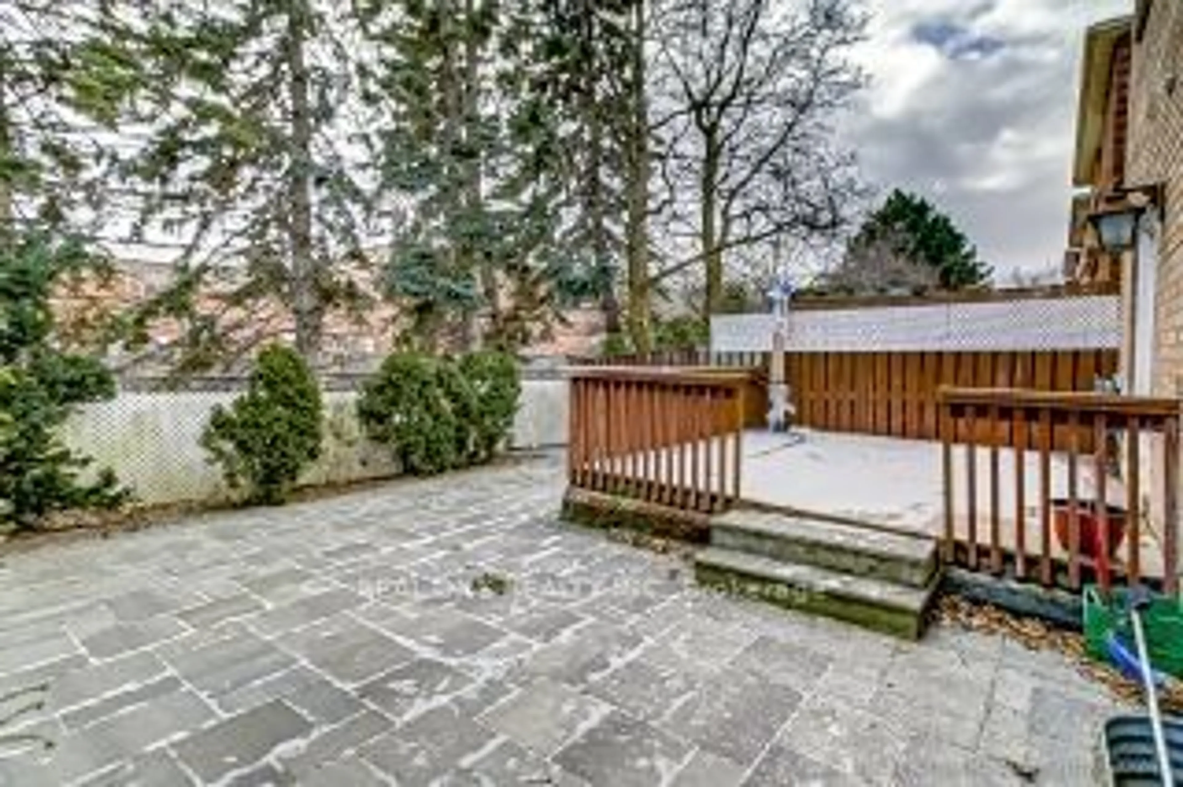 Patio, street for 136 Jaimie Rd, Vaughan Ontario L4J 6A9