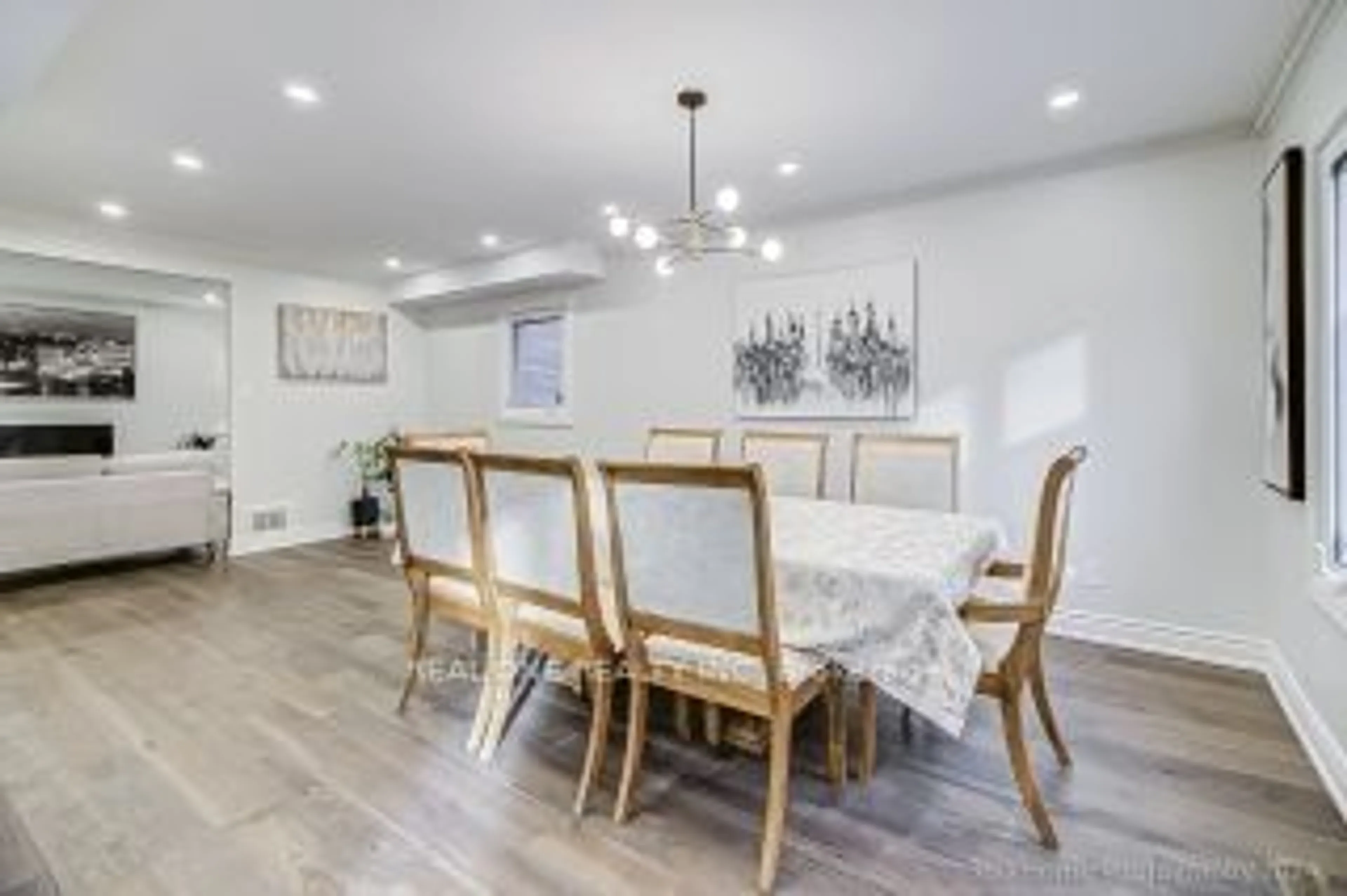 Dining room, wood/laminate floor for 136 Jaimie Rd, Vaughan Ontario L4J 6A9