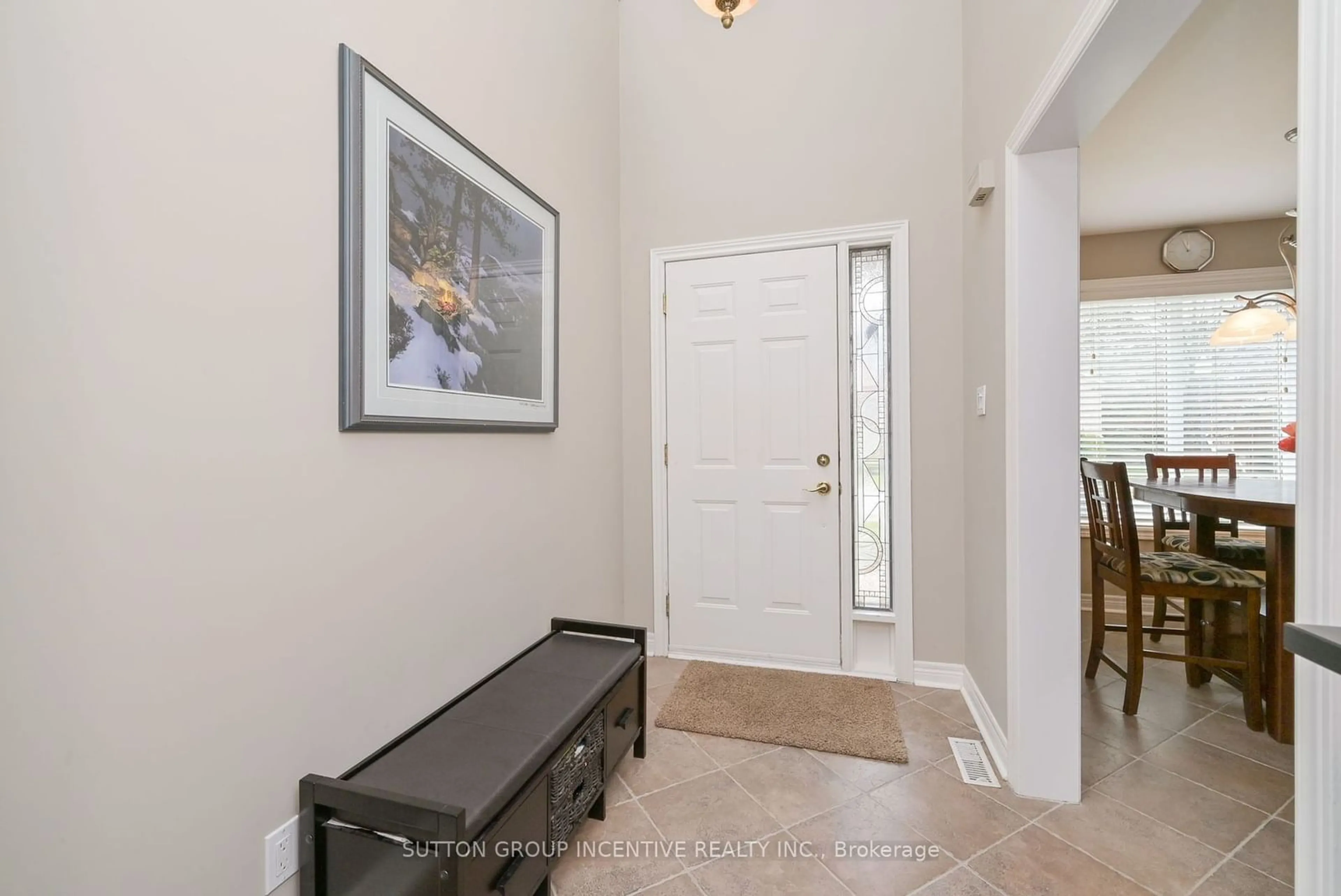 Indoor entryway for 1 Artisan Lane, New Tecumseth Ontario L9R 2E9