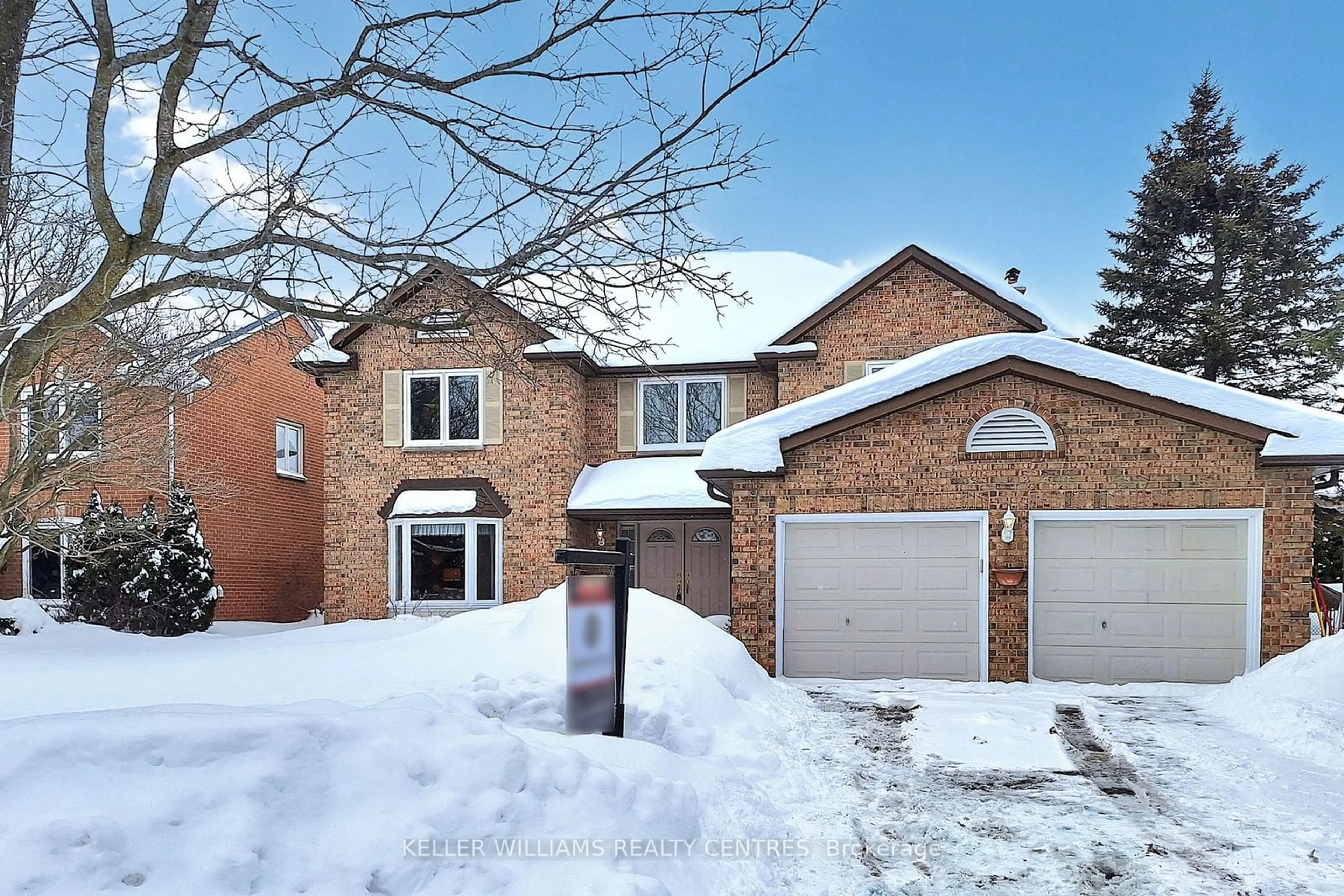 Home with brick exterior material, street for 32 Petch Cres, Aurora Ontario L4G 5P4