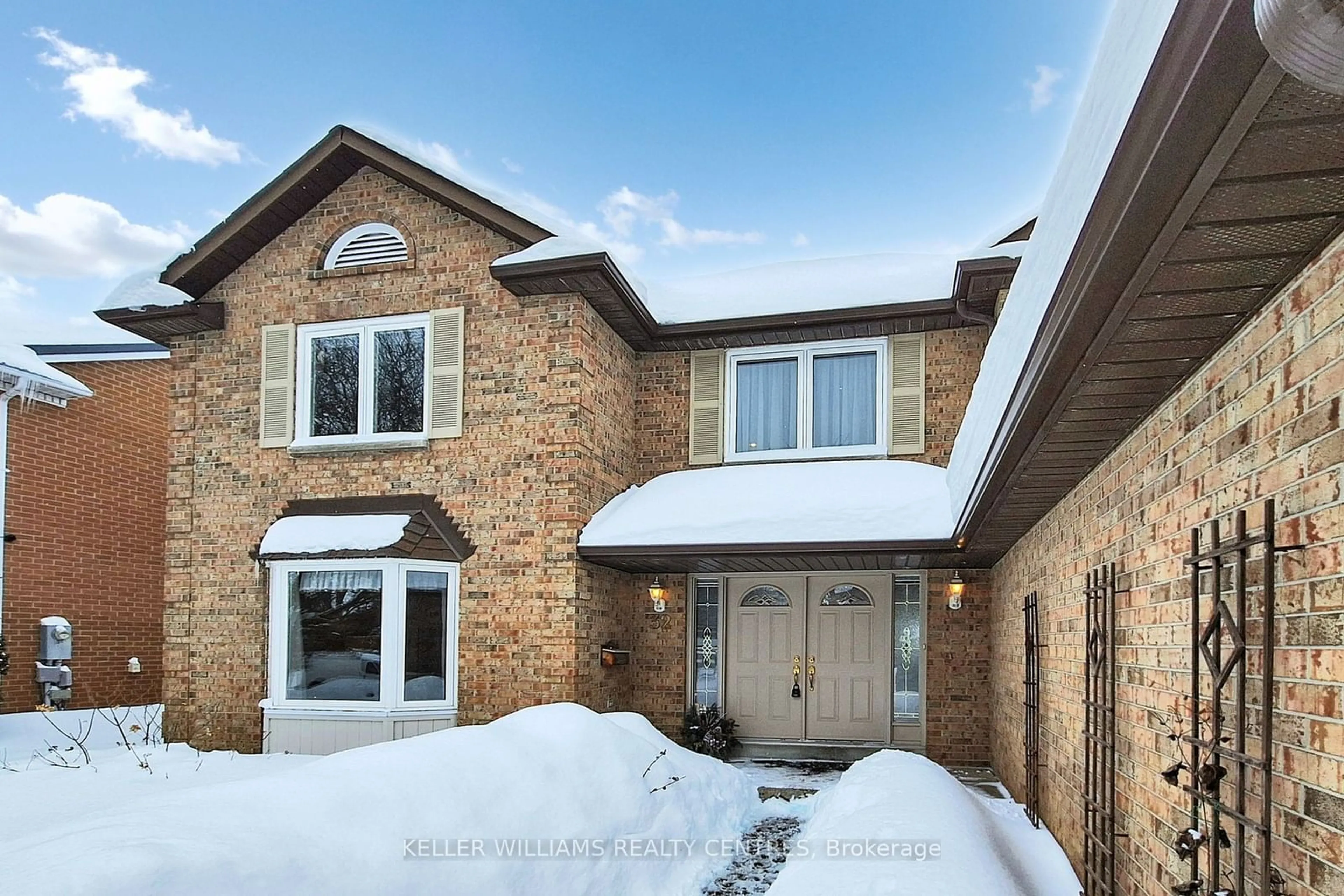 Home with brick exterior material, street for 32 Petch Cres, Aurora Ontario L4G 5P4