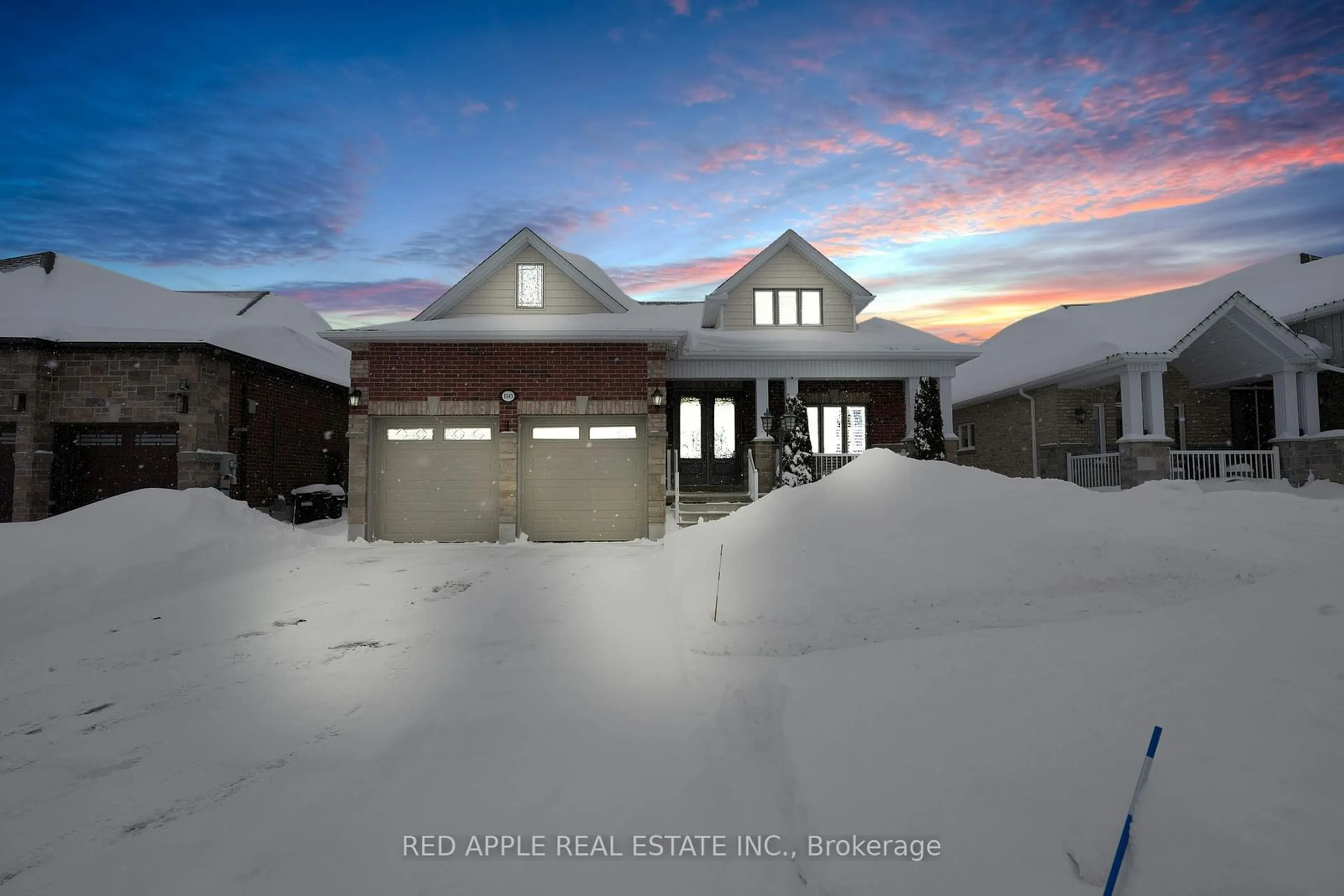 A pic from outside/outdoor area/front of a property/back of a property/a pic from drone, street for 1143 Quarry Dr, Innisfil Ontario L9S 4W9