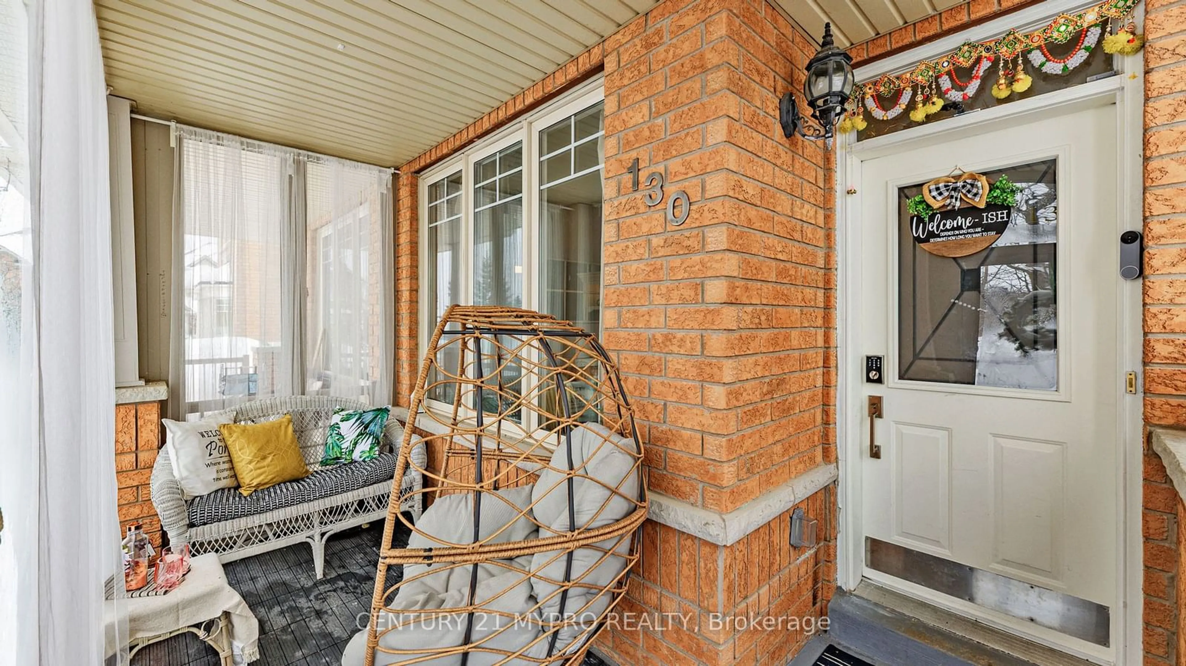 Indoor entryway for 130 Shirrick Dr, Richmond Hill Ontario L4E 0B7