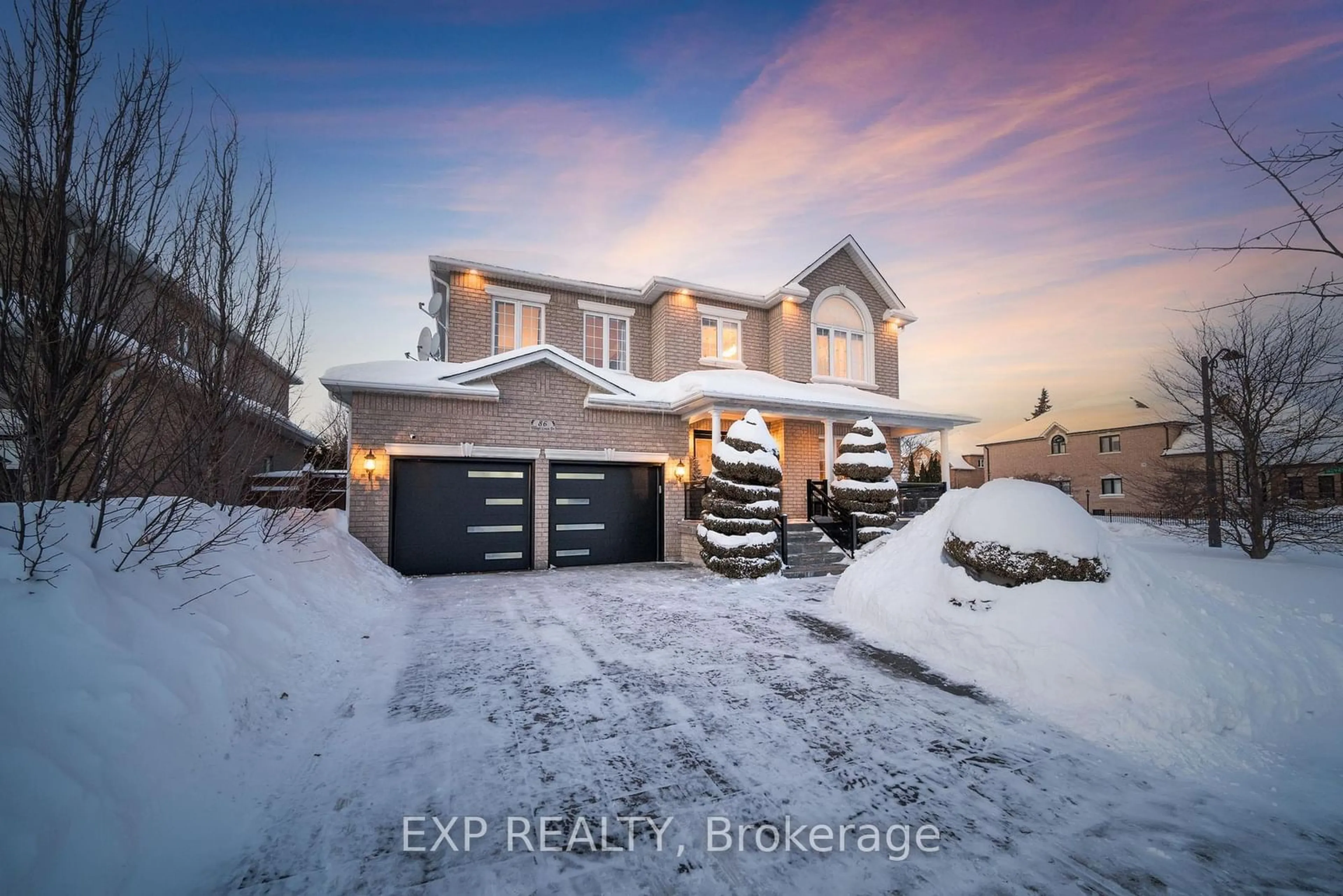 A pic from outside/outdoor area/front of a property/back of a property/a pic from drone, street for 86 Village Green Dr, Vaughan Ontario L4L 8W6