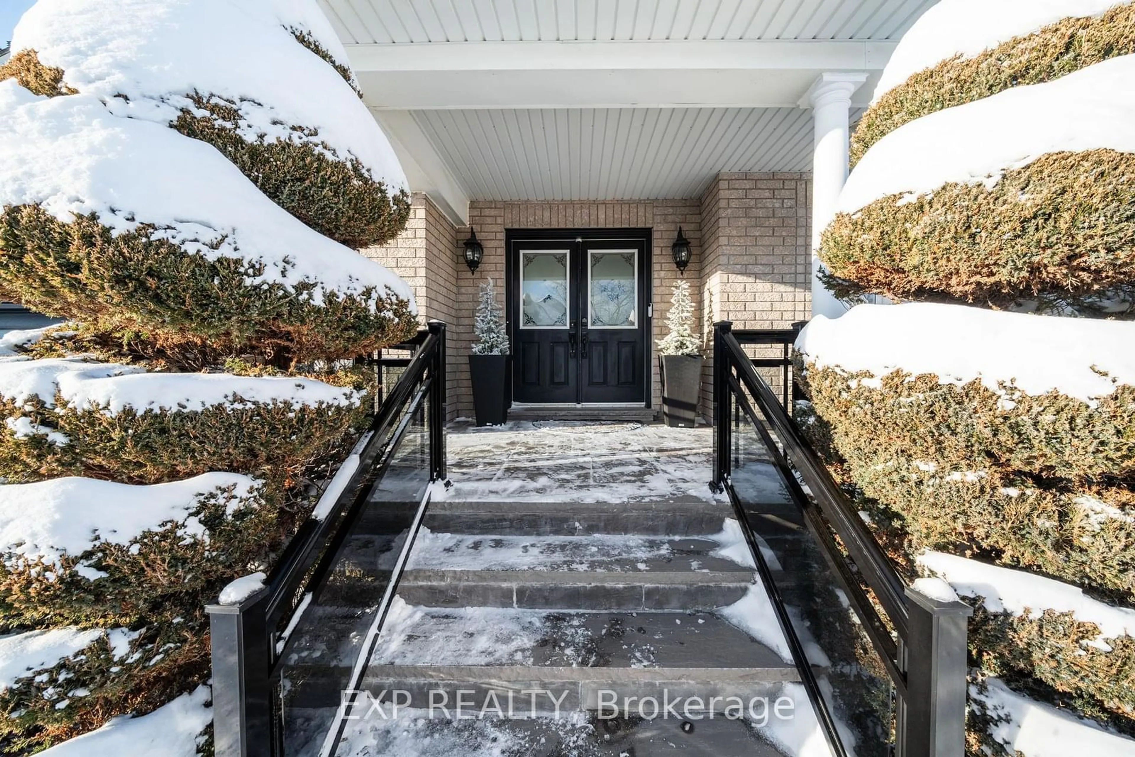 Indoor entryway for 86 Village Green Dr, Vaughan Ontario L4L 8W6