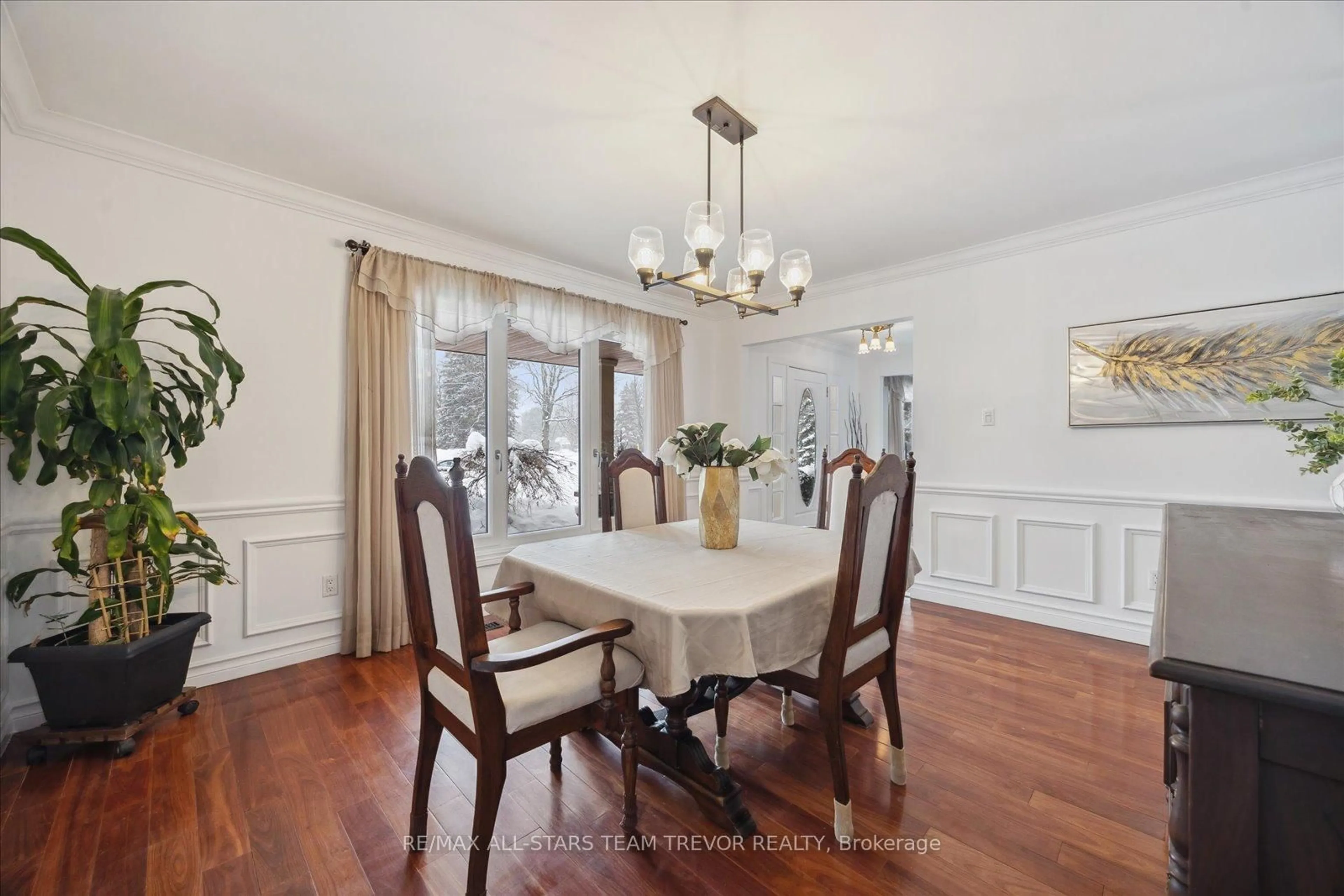 Dining room, unknown for 346 Bennet Dr, King Ontario L7B 1G7