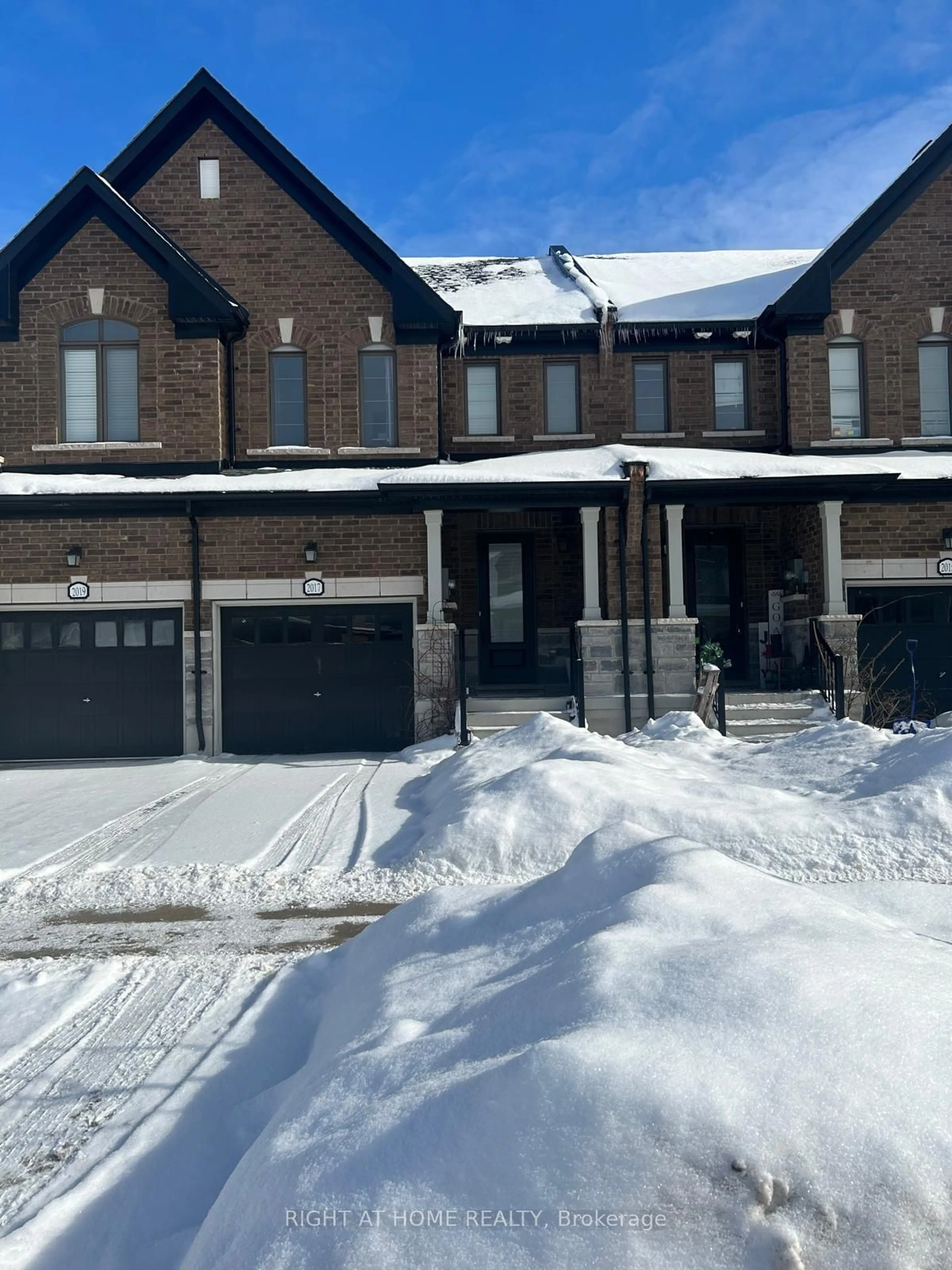 Home with brick exterior material, street for 2017 MULLEN St, Innisfil Ontario L9S 0J8