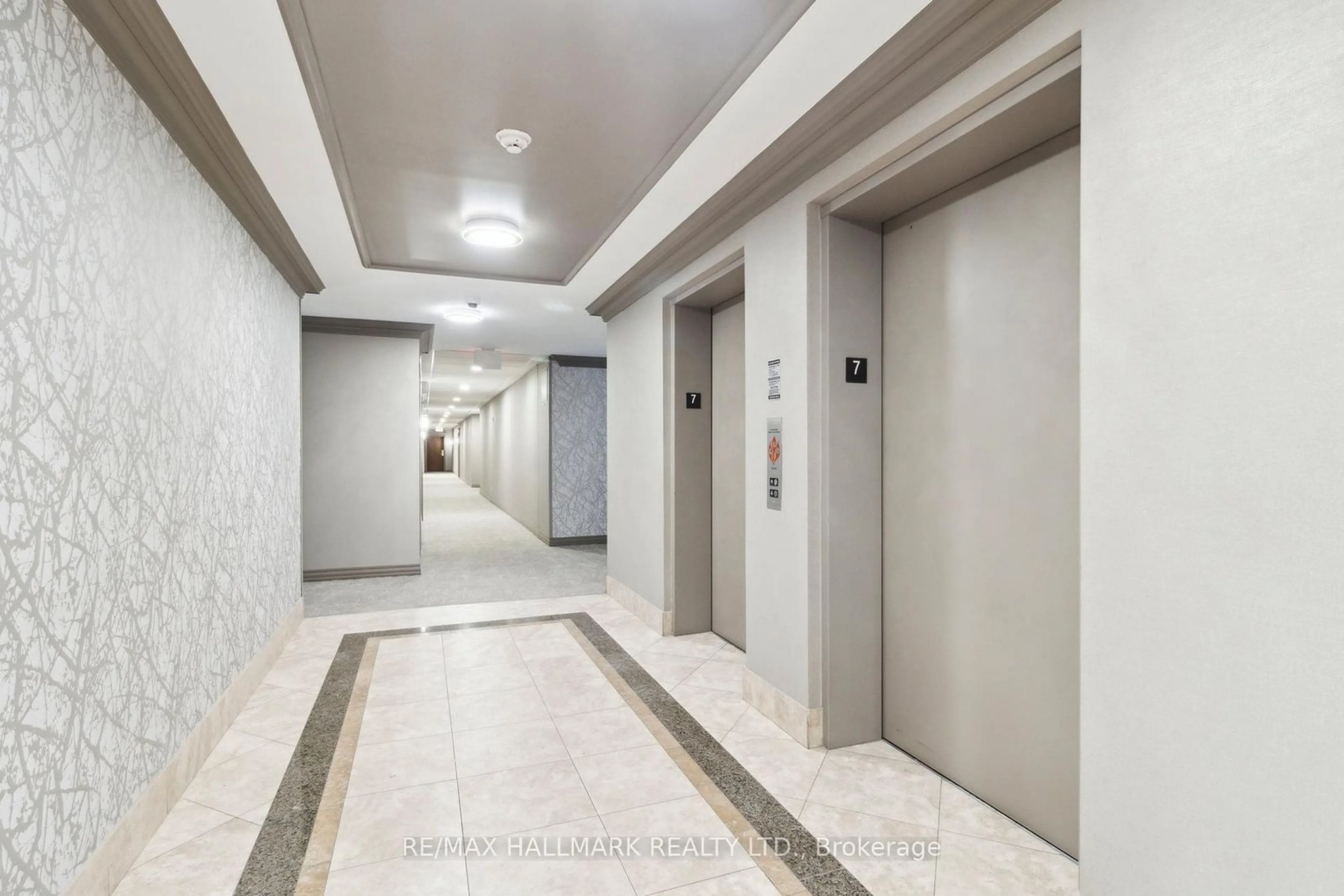 Indoor foyer for 2 Maison Parc Crt #713, Vaughan Ontario L4J 9K4