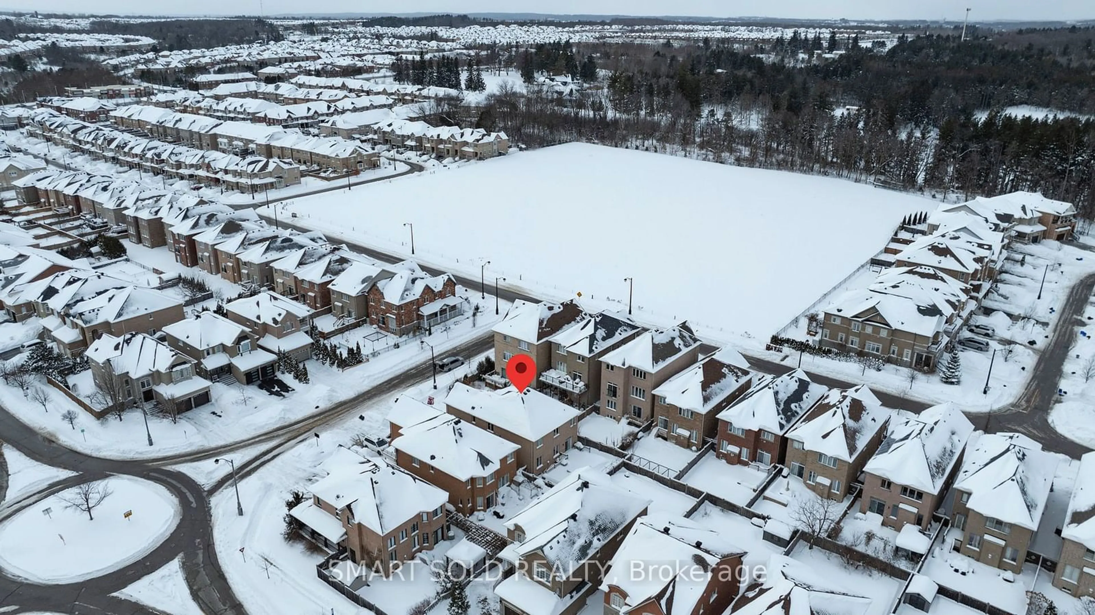 A pic from outside/outdoor area/front of a property/back of a property/a pic from drone, street for 39 Arden Valley St, Richmond Hill Ontario L4E 4J4