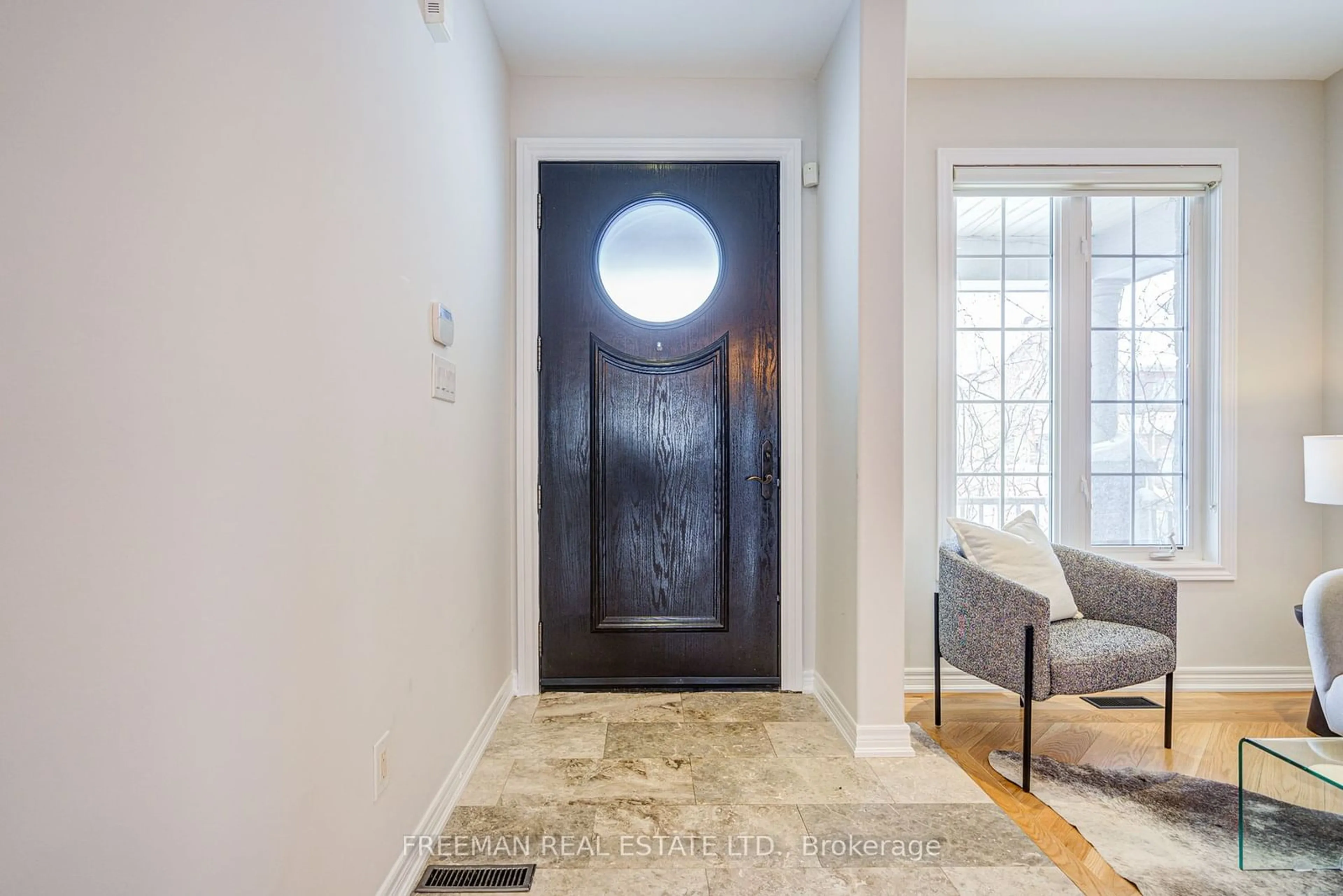 Indoor entryway for 86 Mary Ellen Baker Cres, Vaughan Ontario L4J 0G4