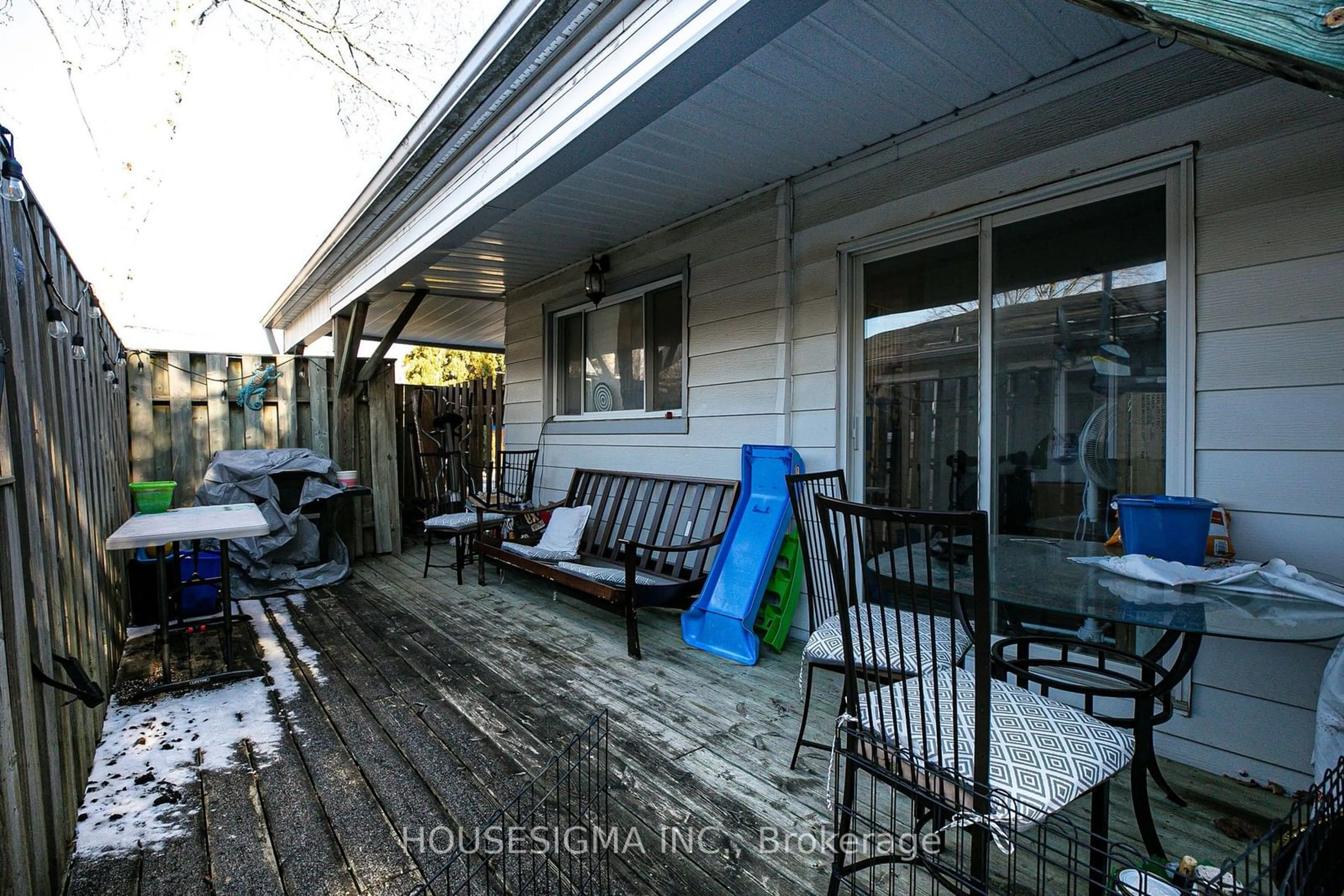 Patio, street for 130 Essa St, Bradford West Gwillimbury Ontario L3Z 1P5