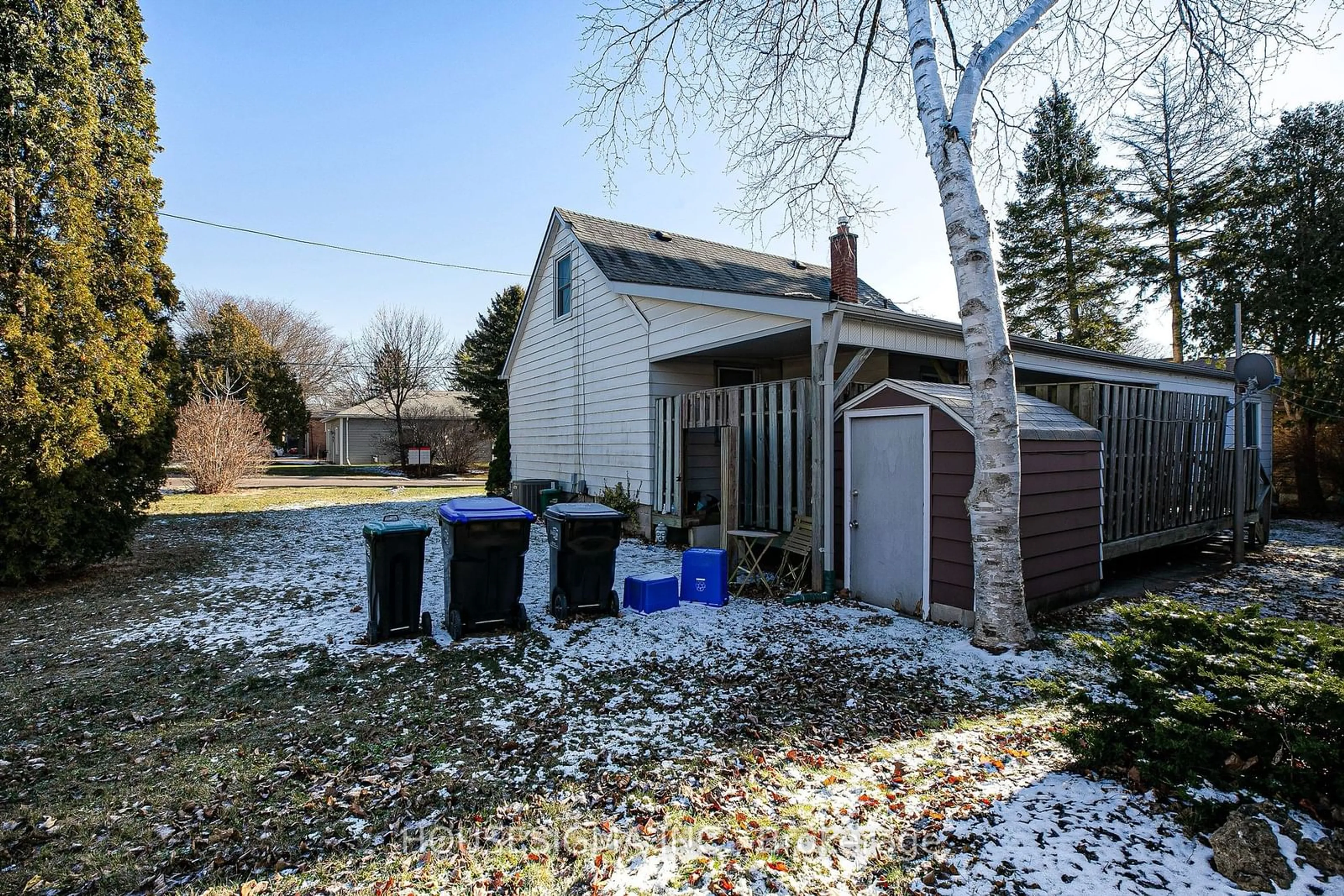 Shed for 130 Essa St, Bradford West Gwillimbury Ontario L3Z 1P5