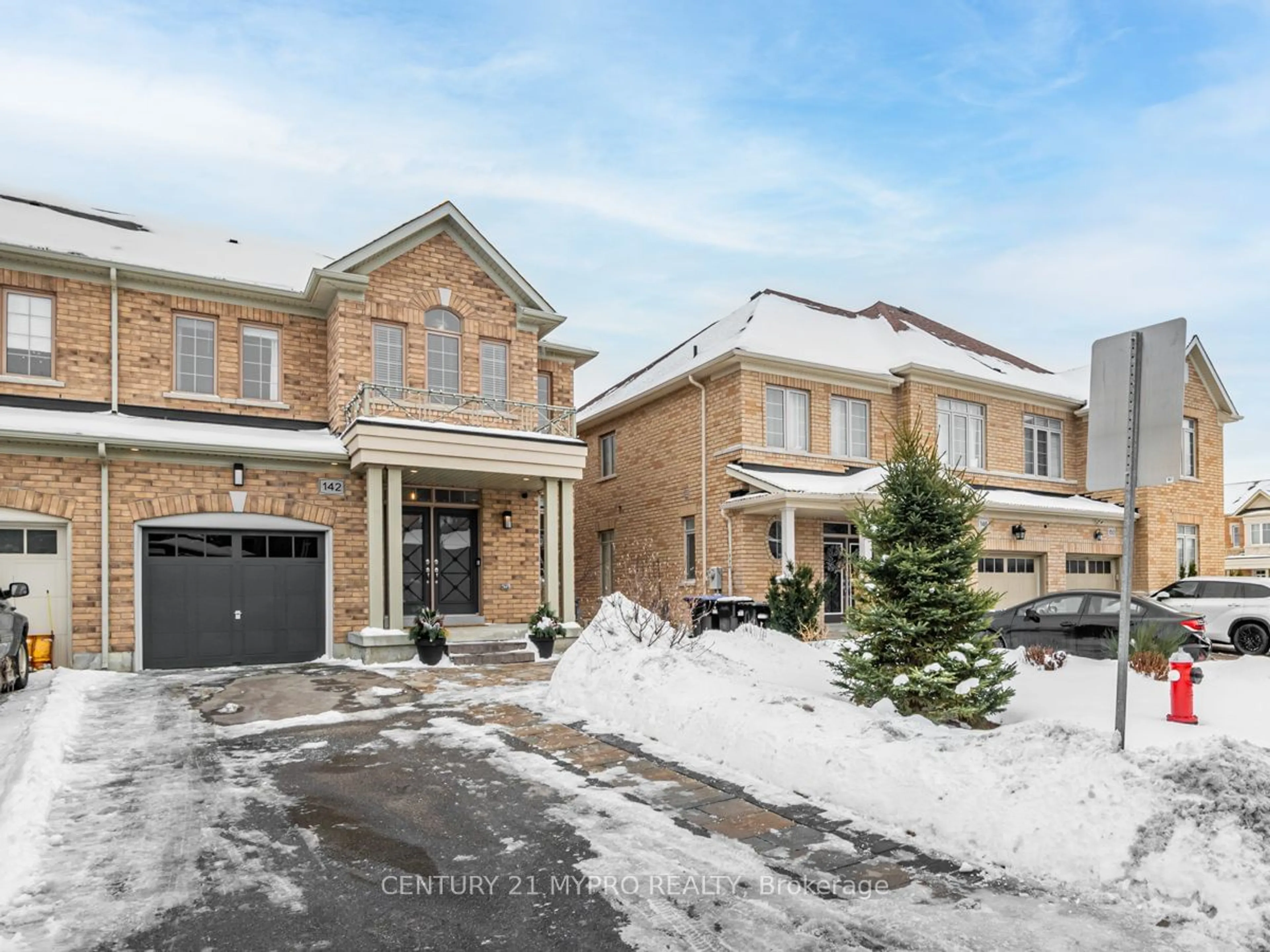 Home with brick exterior material, street for 142 Fortis Cres, Bradford West Gwillimbury Ontario L3Z 0W3