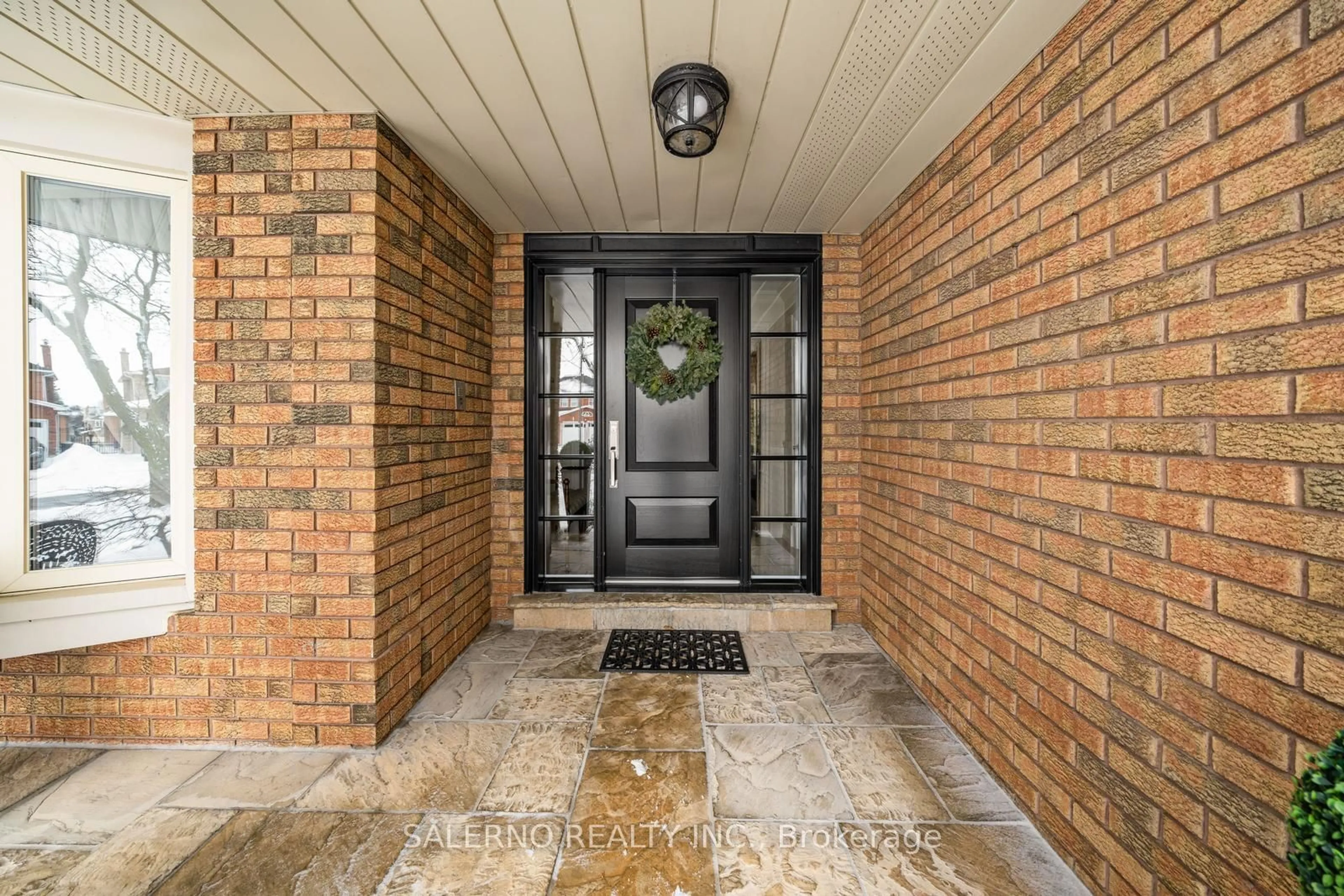 Indoor entryway for 31 Olympia Gate, Vaughan Ontario L4L 5K8