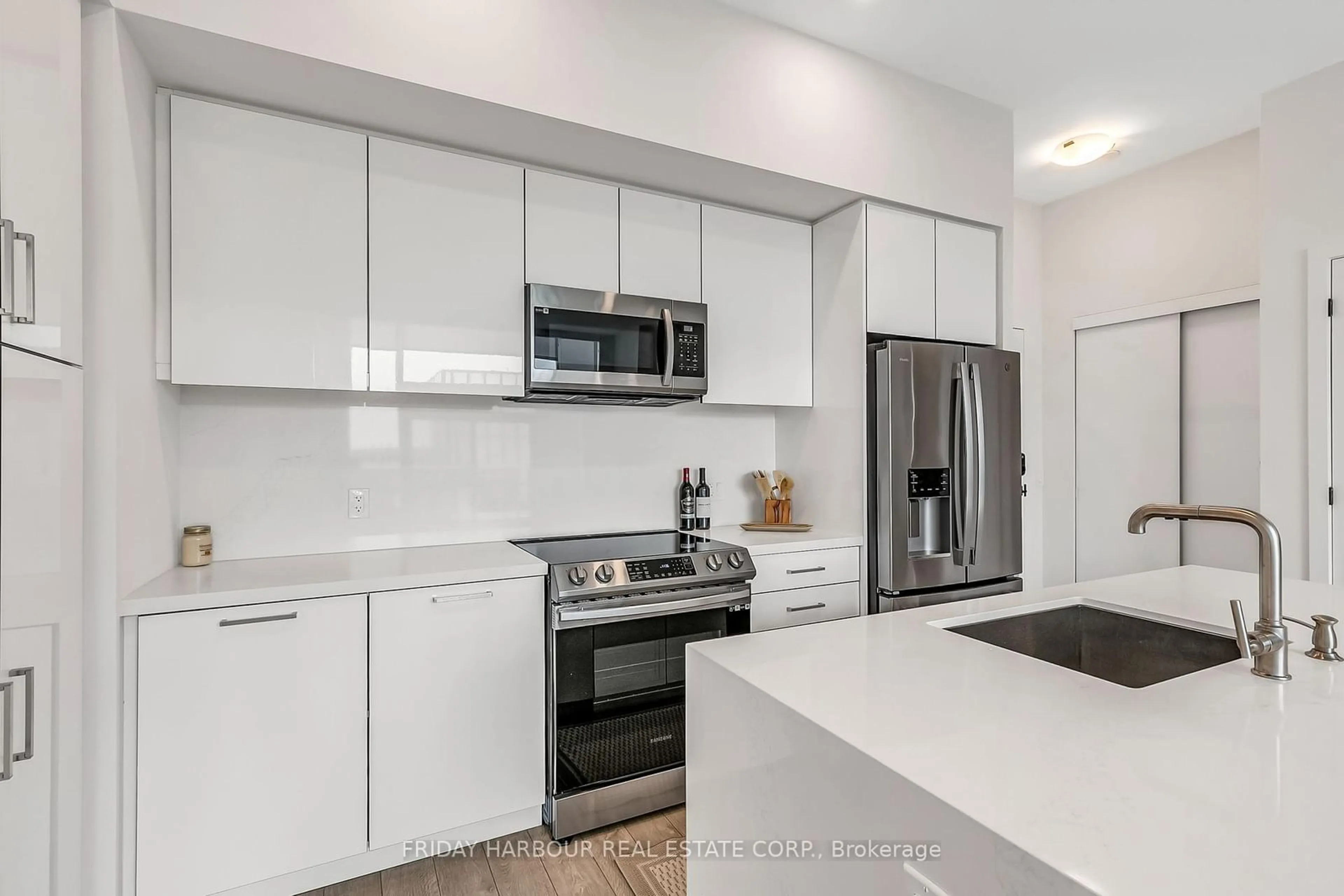 Standard kitchen, ceramic/tile floor for 415 Sea Ray Ave #411, Innisfil Ontario L9S 0R5