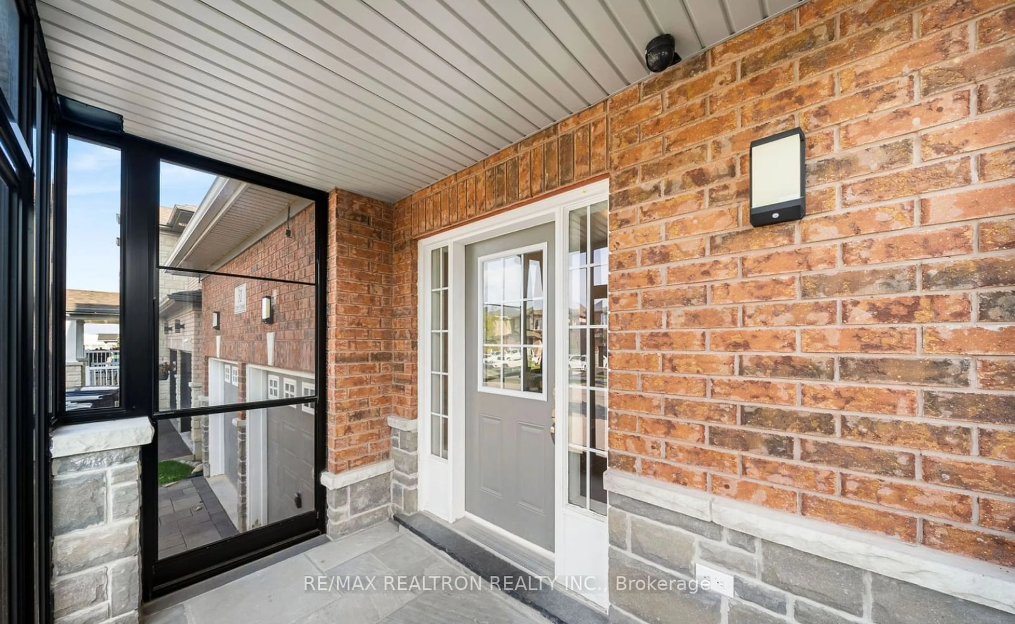 Home with brick exterior material, street for 31 Weir St, Bradford West Gwillimbury Ontario L3Z 0K6