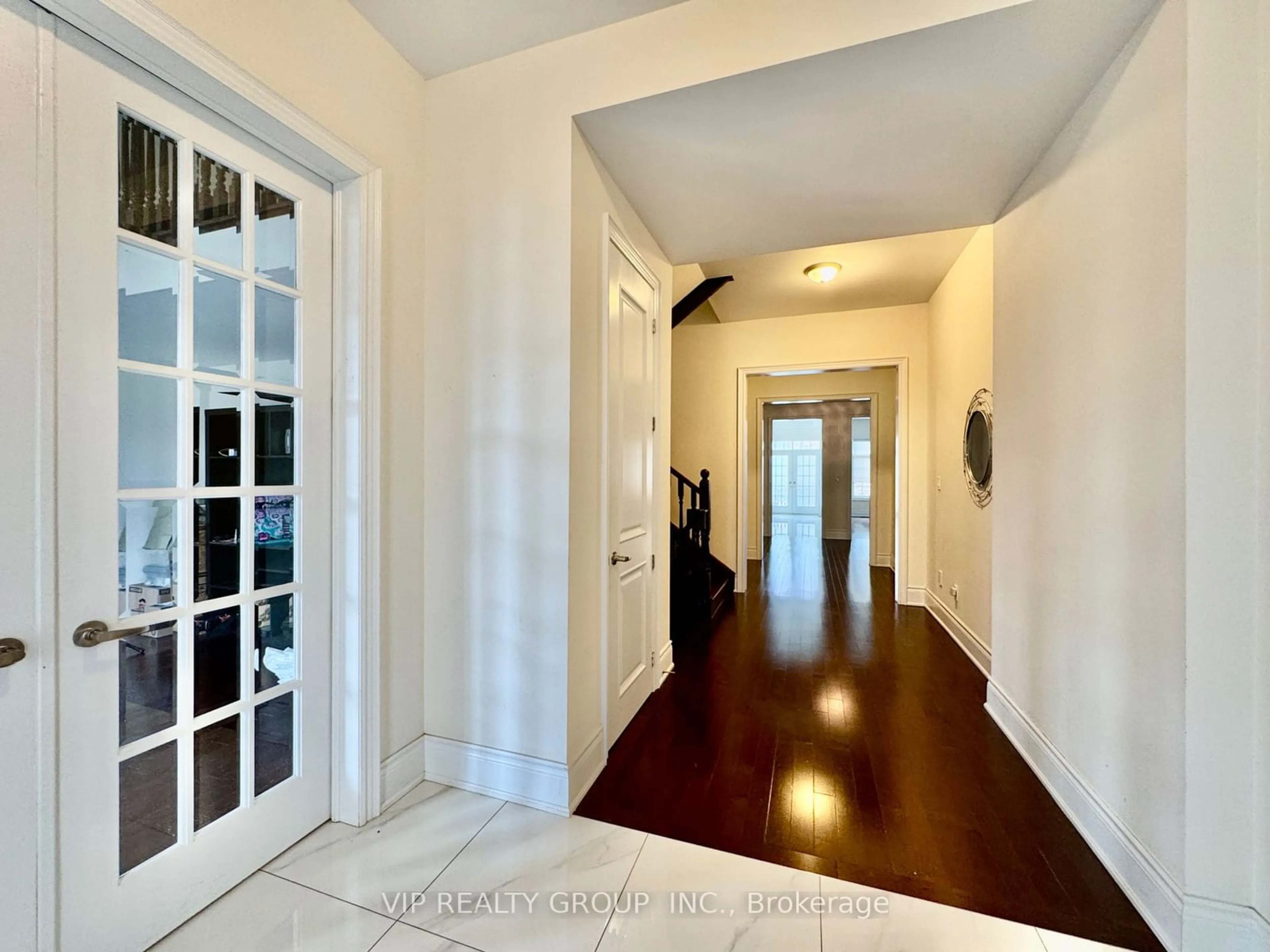 Indoor entryway for 55 Yates Ave, Vaughan Ontario L6A 0J1