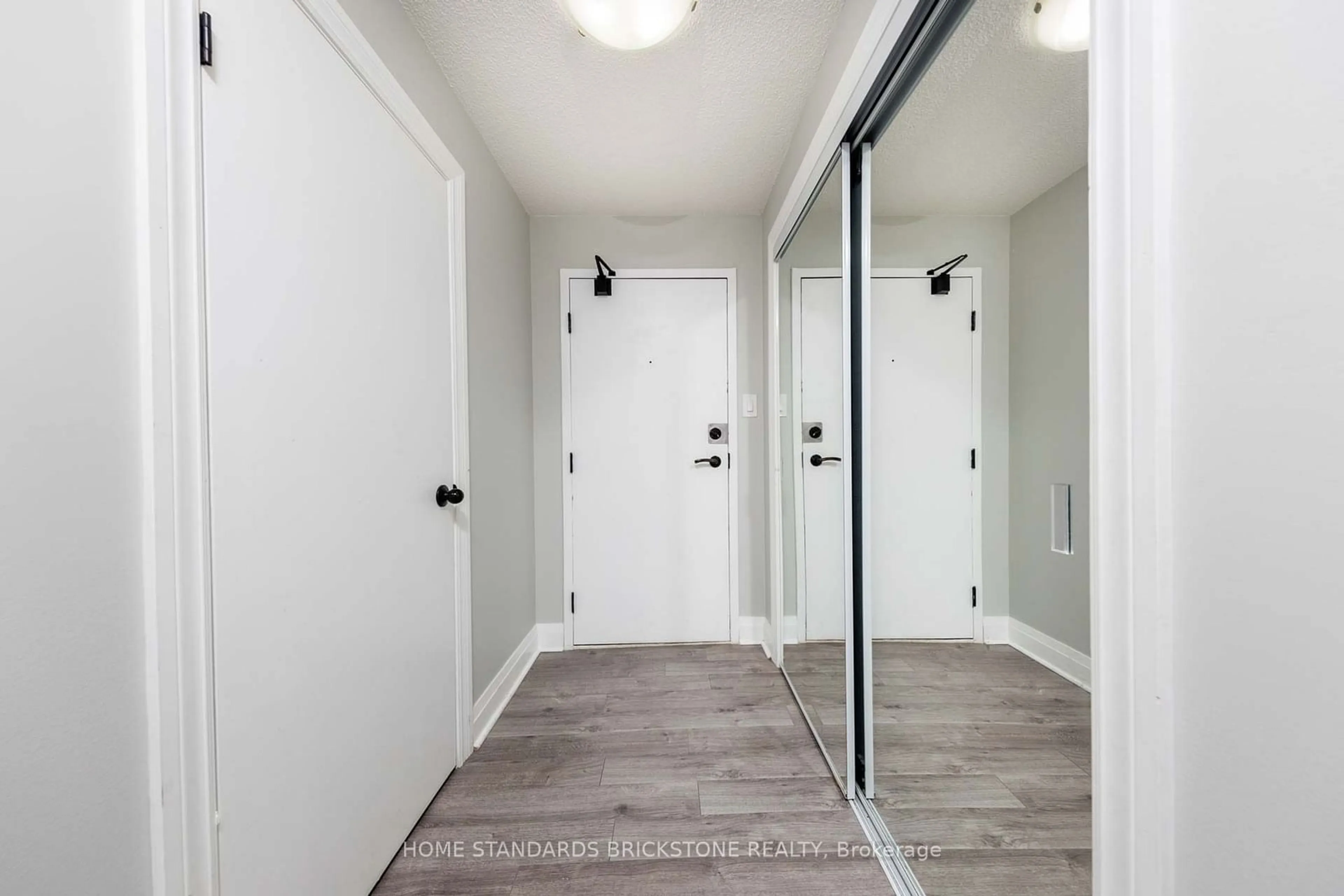 Indoor entryway for 50 Inverlochy Blvd #1005, Markham Ontario L3T 4T6