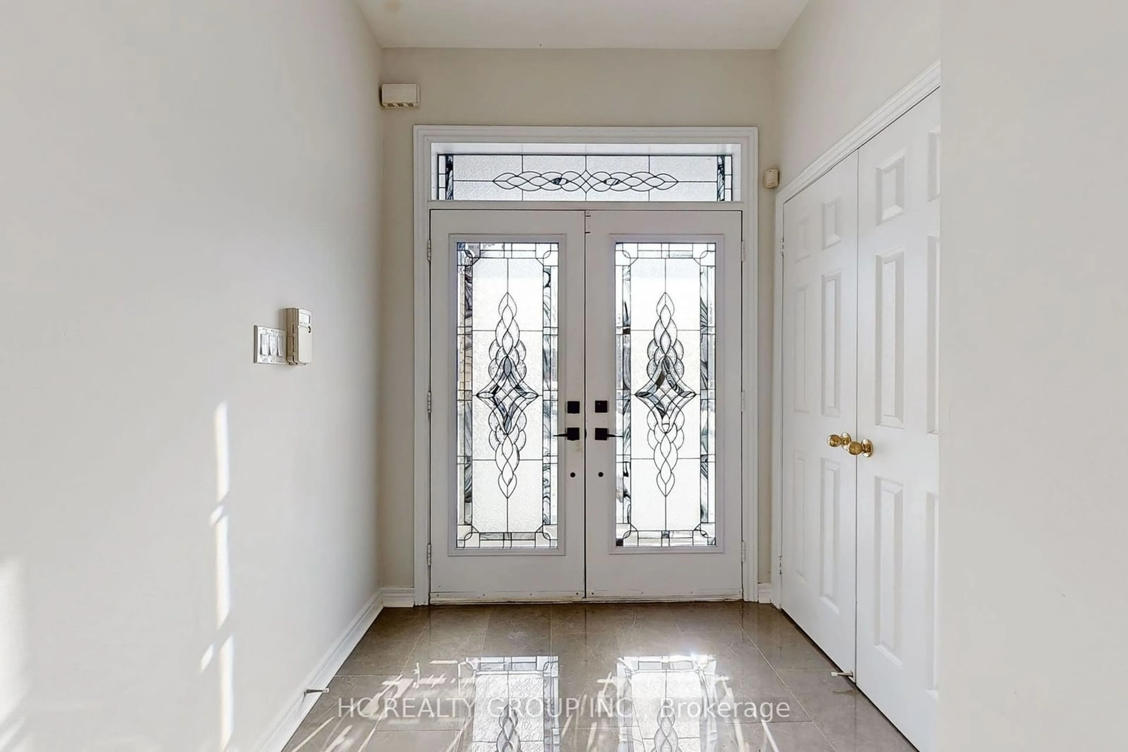 Indoor entryway for 78 Autumn Hill Blvd, Vaughan Ontario L4J 8Z1