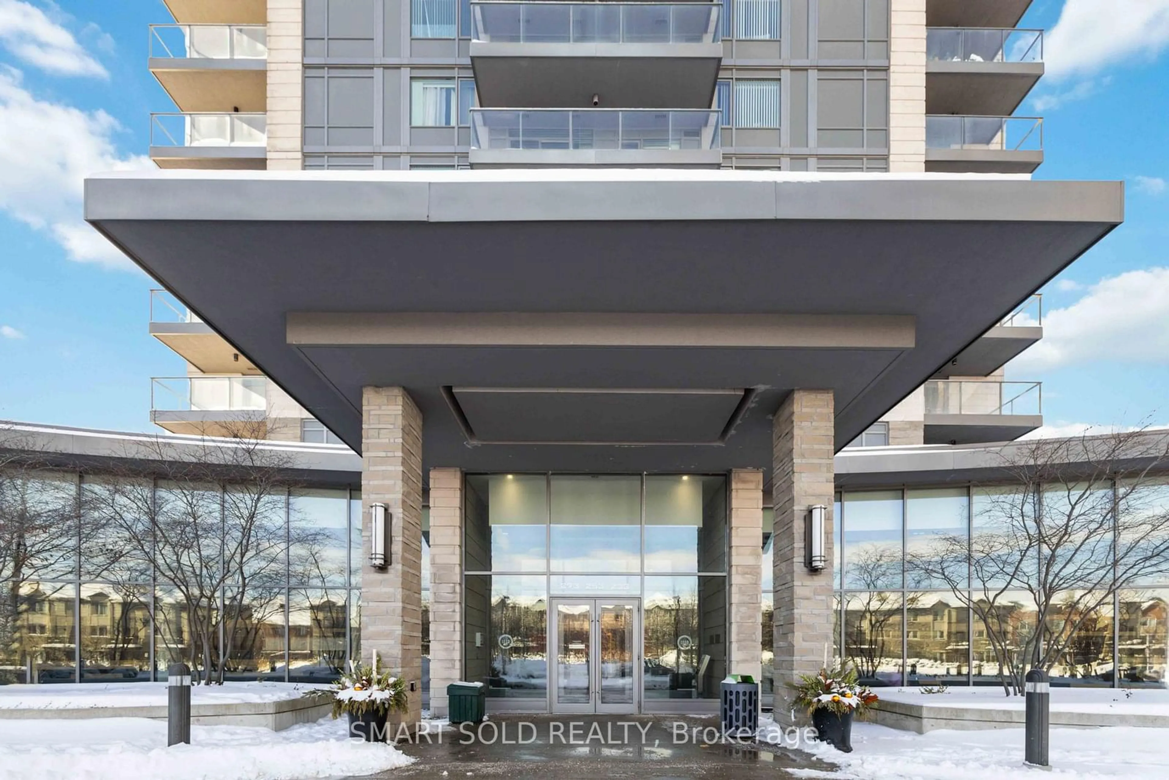 Indoor foyer for 273 South Park Rd #1211, Markham Ontario L3T 0B5