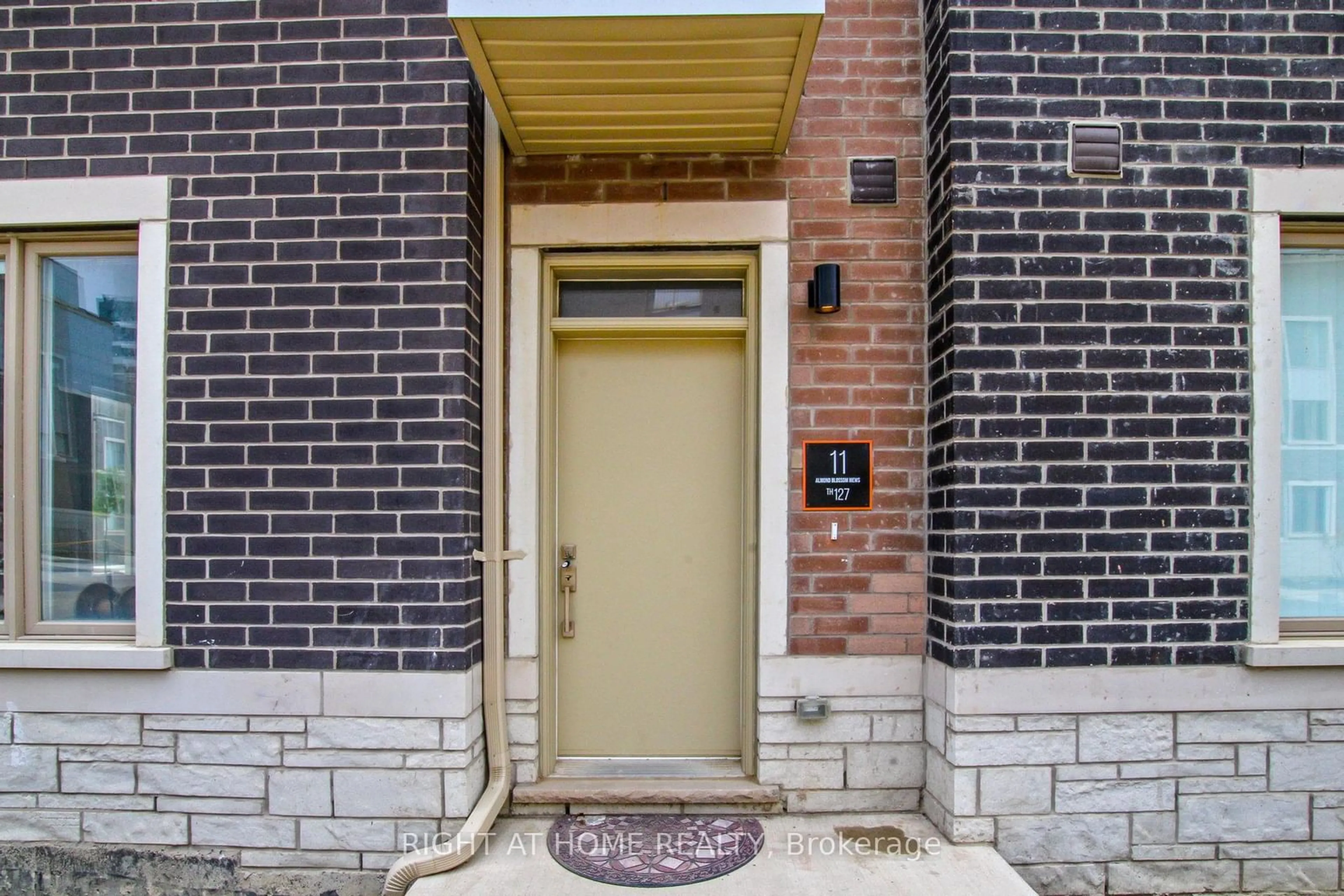 Home with brick exterior material, street for 11 Almond Blossom Mews #TH127, Vaughan Ontario L4K 0N7