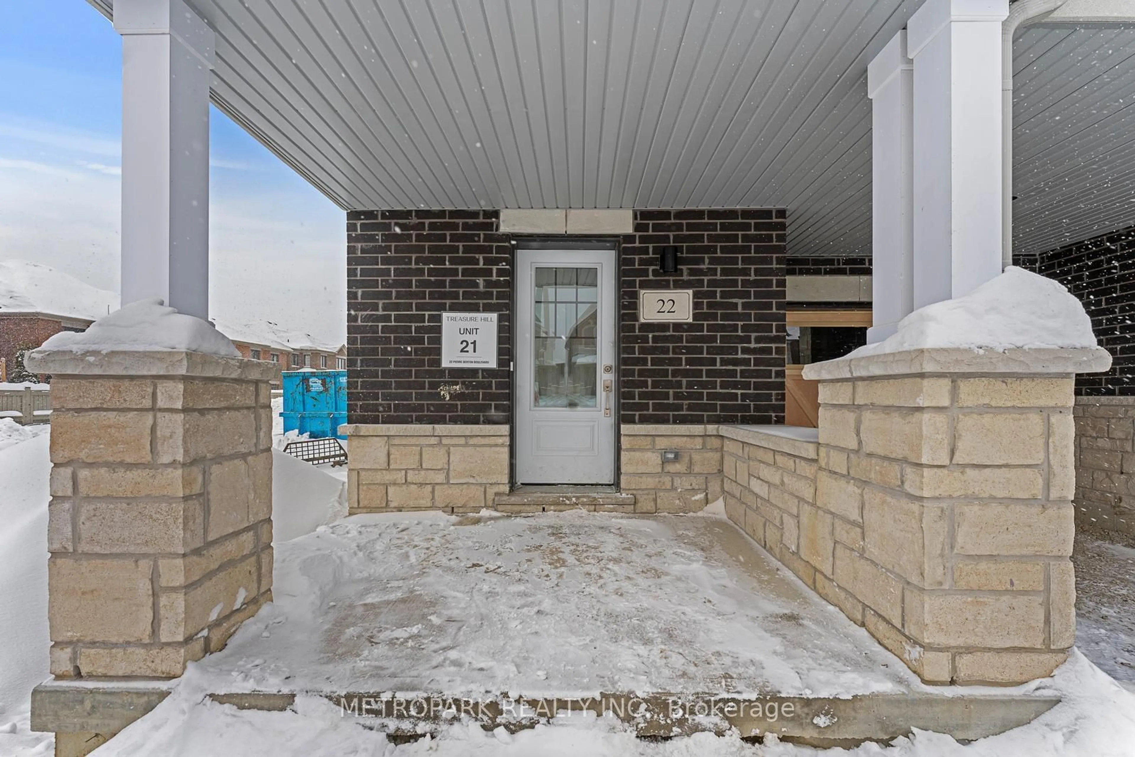 Indoor entryway for 22 Pierre Berton Blvd, Vaughan Ontario L4H 4V2