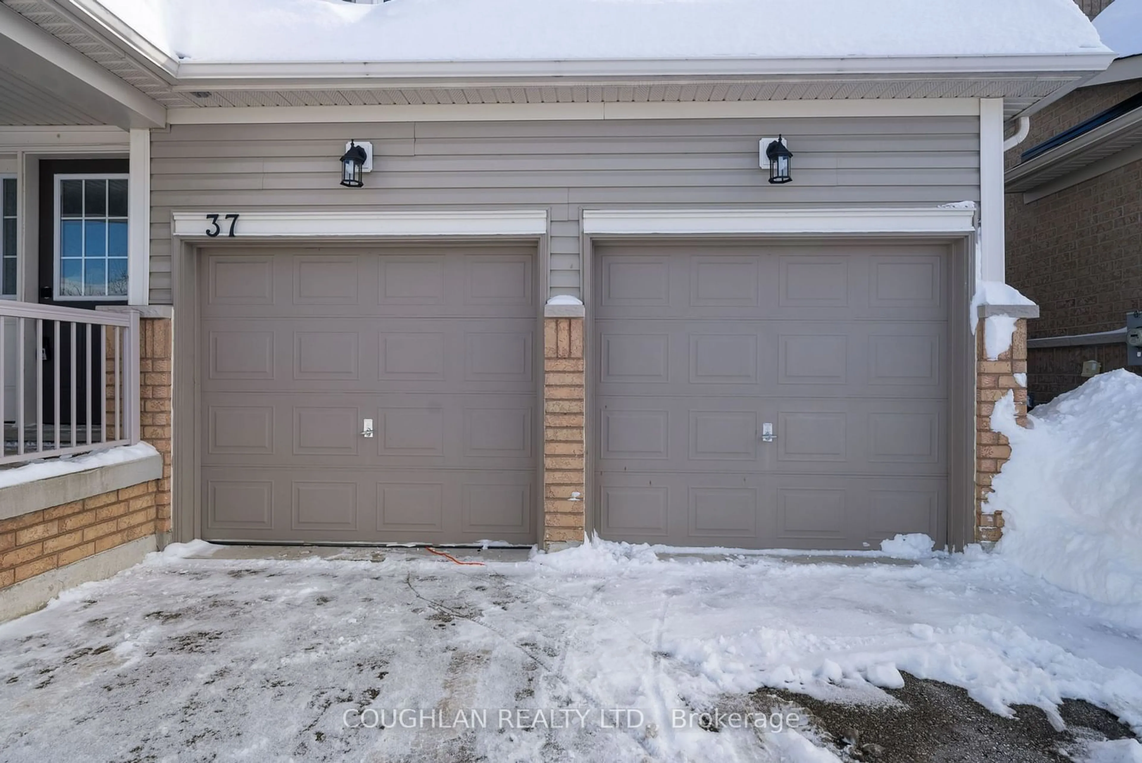 Indoor garage for 37 Faris St, Bradford West Gwillimbury Ontario L3Z 0C6