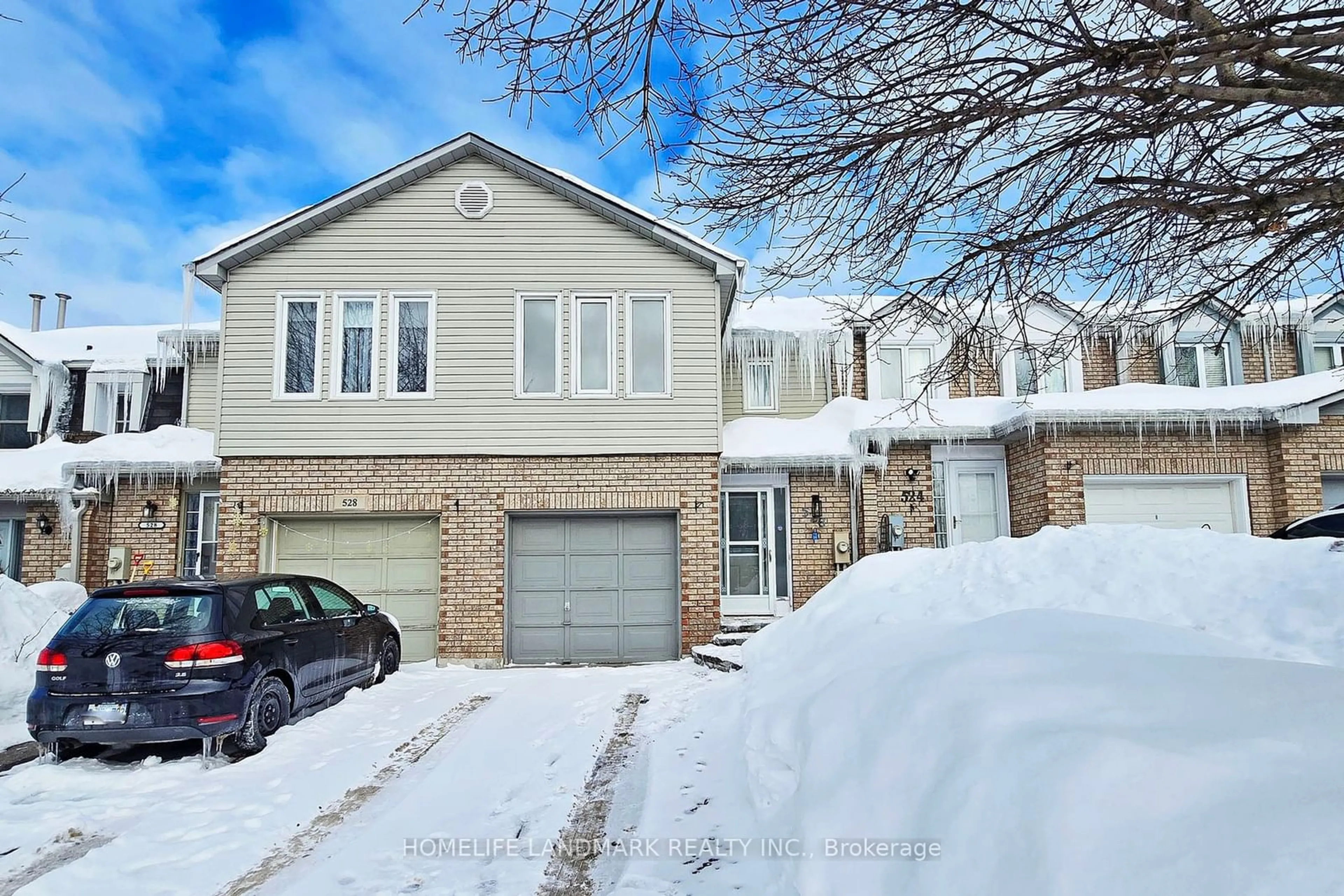 Unknown for 526 Pickering Cres, Newmarket Ontario L3Y 8H1