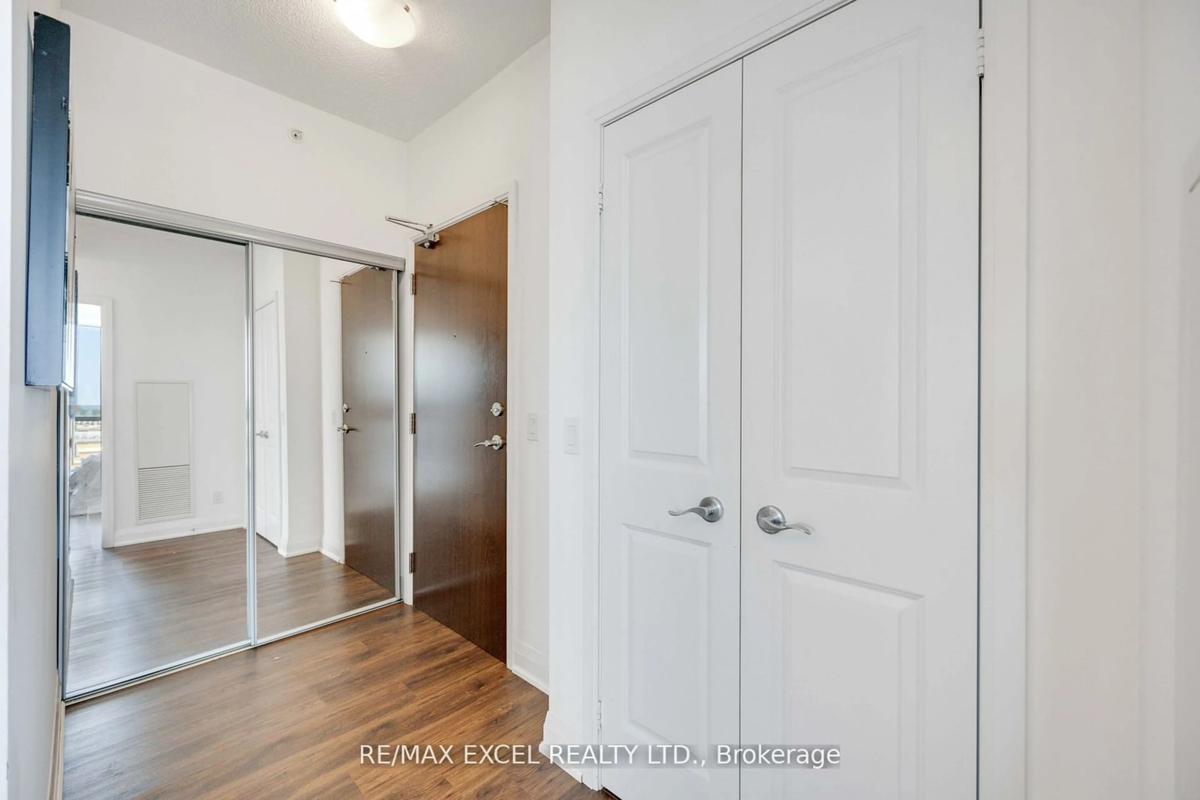 Indoor entryway for 9582 Markham Rd #1005, Markham Ontario L6E 0H8