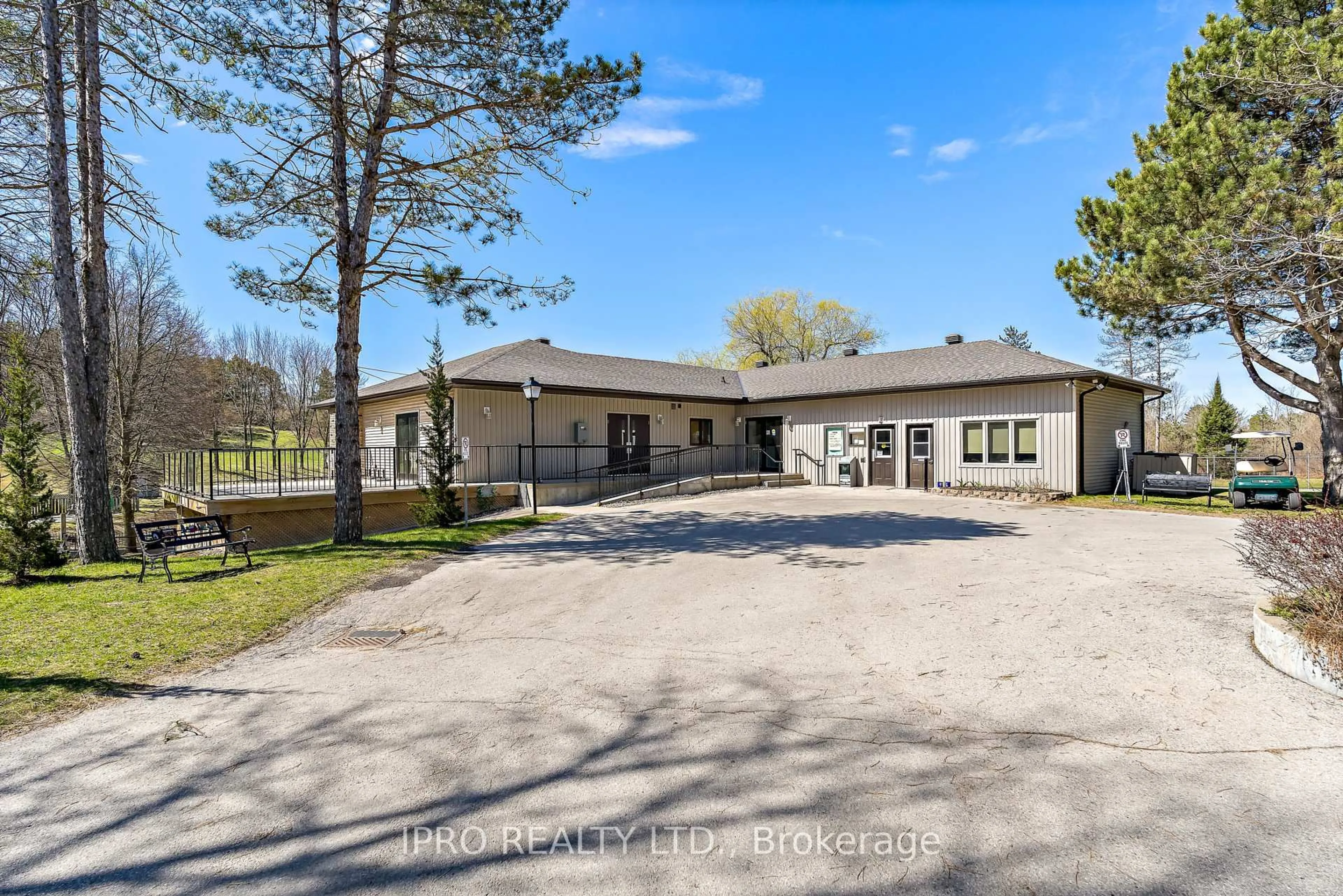 A pic from outside/outdoor area/front of a property/back of a property/a pic from drone, unknown for 9 Balsam Crt, New Tecumseth Ontario L0G 1W0
