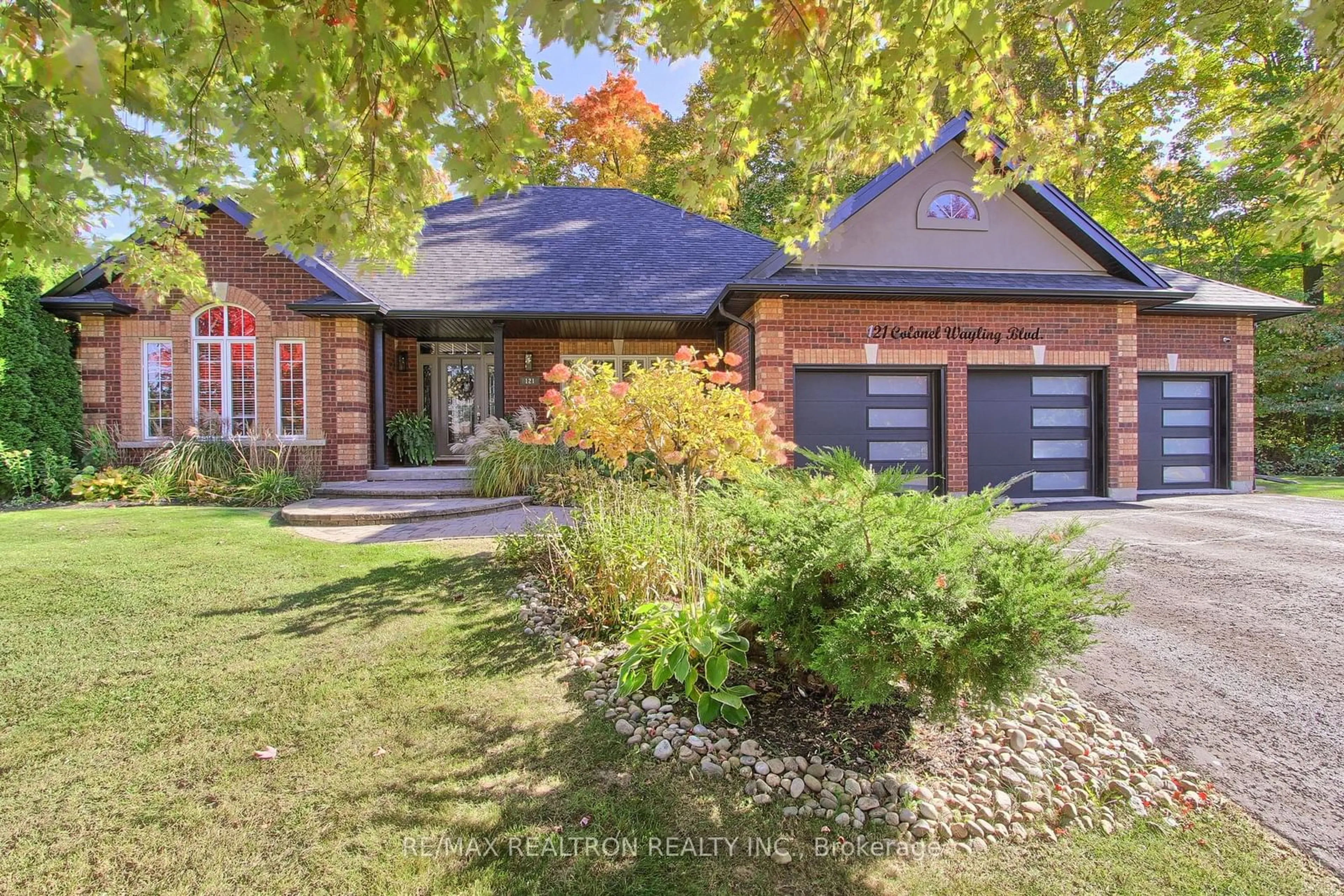 Home with brick exterior material, street for 121 Colonel Wayling Blvd, East Gwillimbury Ontario L0G 1V0